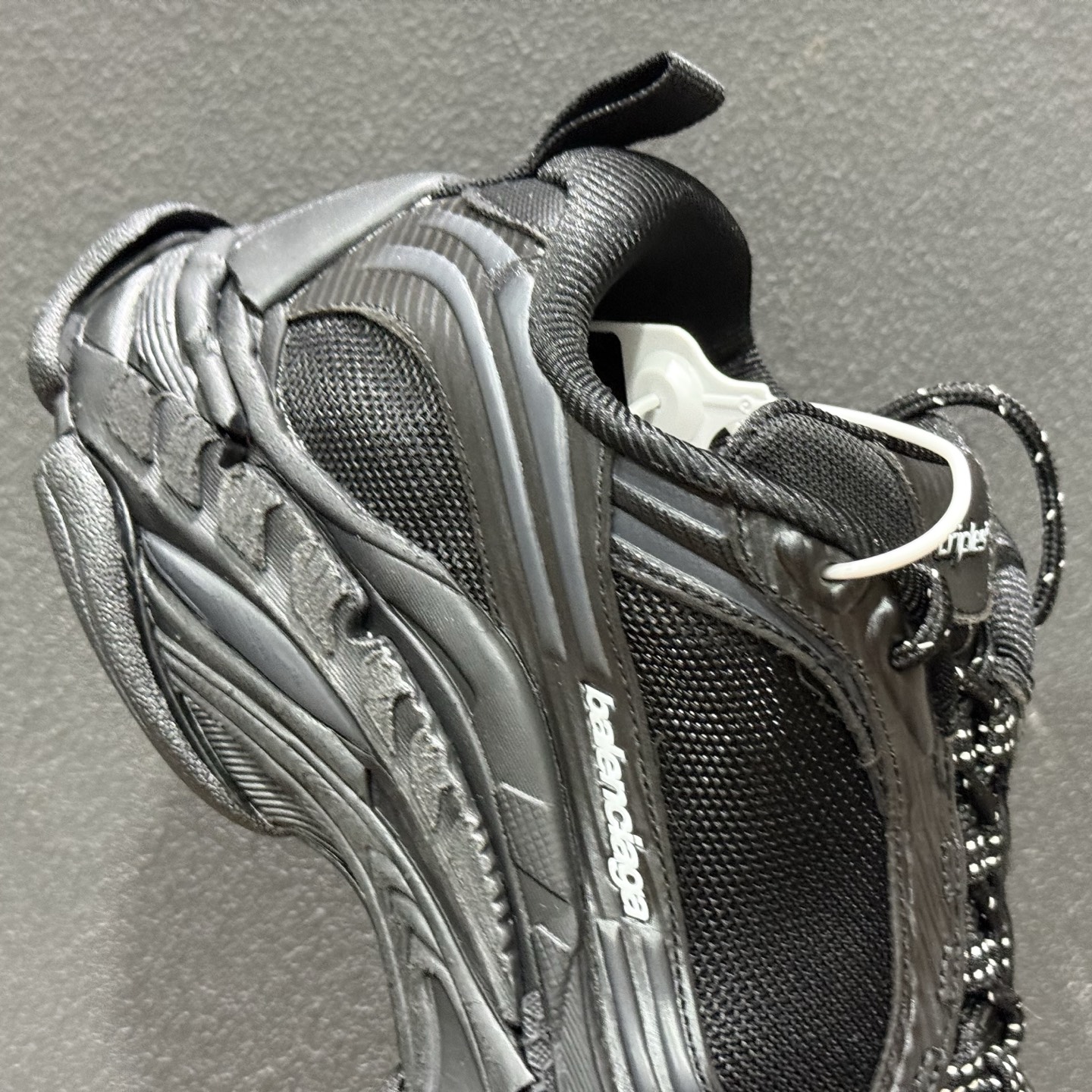 Balenciaga巴黎世家 Triple S .2 Gradient-Top High Quatity Cheap Sneakers Fashion Clothing Clothes Bags handbags Shoes of all Brand wholesale With The best Quality And Beautiful Price from China Factory Chinese suppliers wholesaler seller Balenciaga巴黎世家 Triple S .2 Gradient