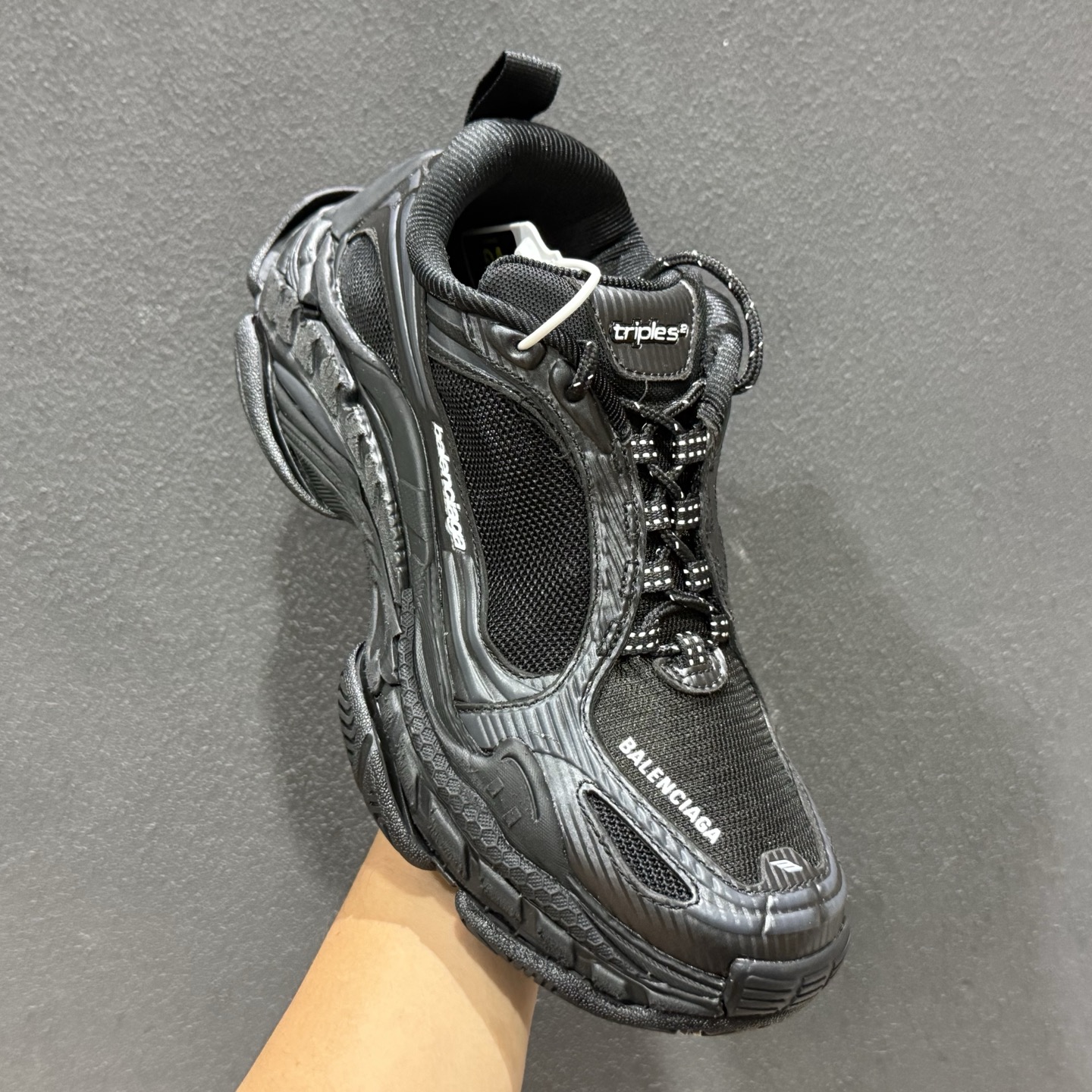 Balenciaga巴黎世家 Triple S .2 Gradient-Top High Quatity Cheap Sneakers Fashion Clothing Clothes Bags handbags Shoes of all Brand wholesale With The best Quality And Beautiful Price from China Factory Chinese suppliers wholesaler seller Balenciaga巴黎世家 Triple S .2 Gradient