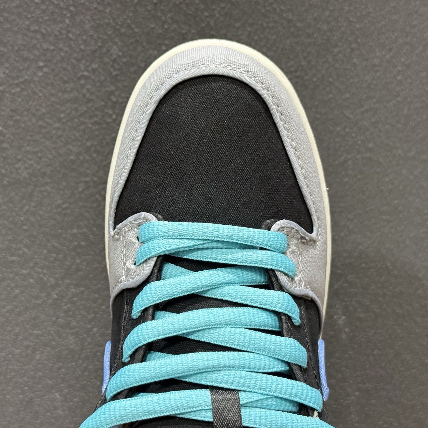 Nike SB Dunk Low FN5880-001 Nike SB Dunk Low FN5880-001