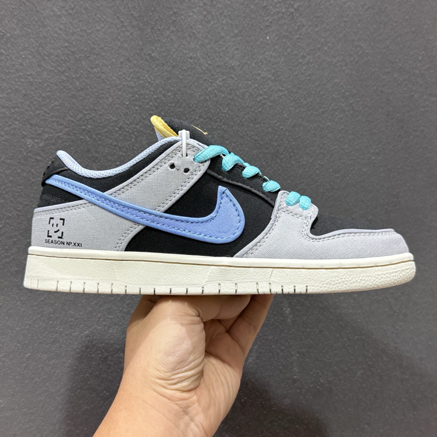Nike SB Dunk Low FN5880-001 Nike SB Dunk Low FN5880-001