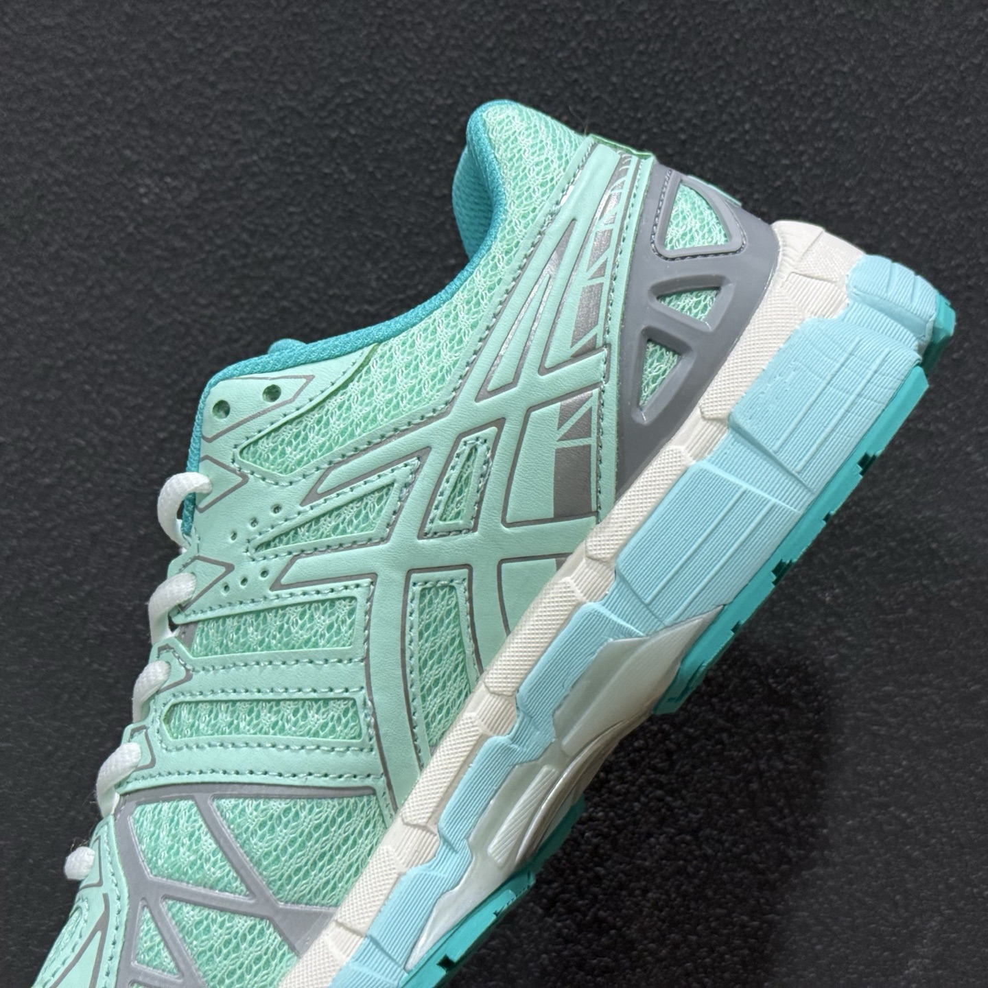 XR版Asics Gel-Kayano 20 亚瑟士 舒适百搭耐磨支撑透气 低帮跑步鞋 T35CQ-2393