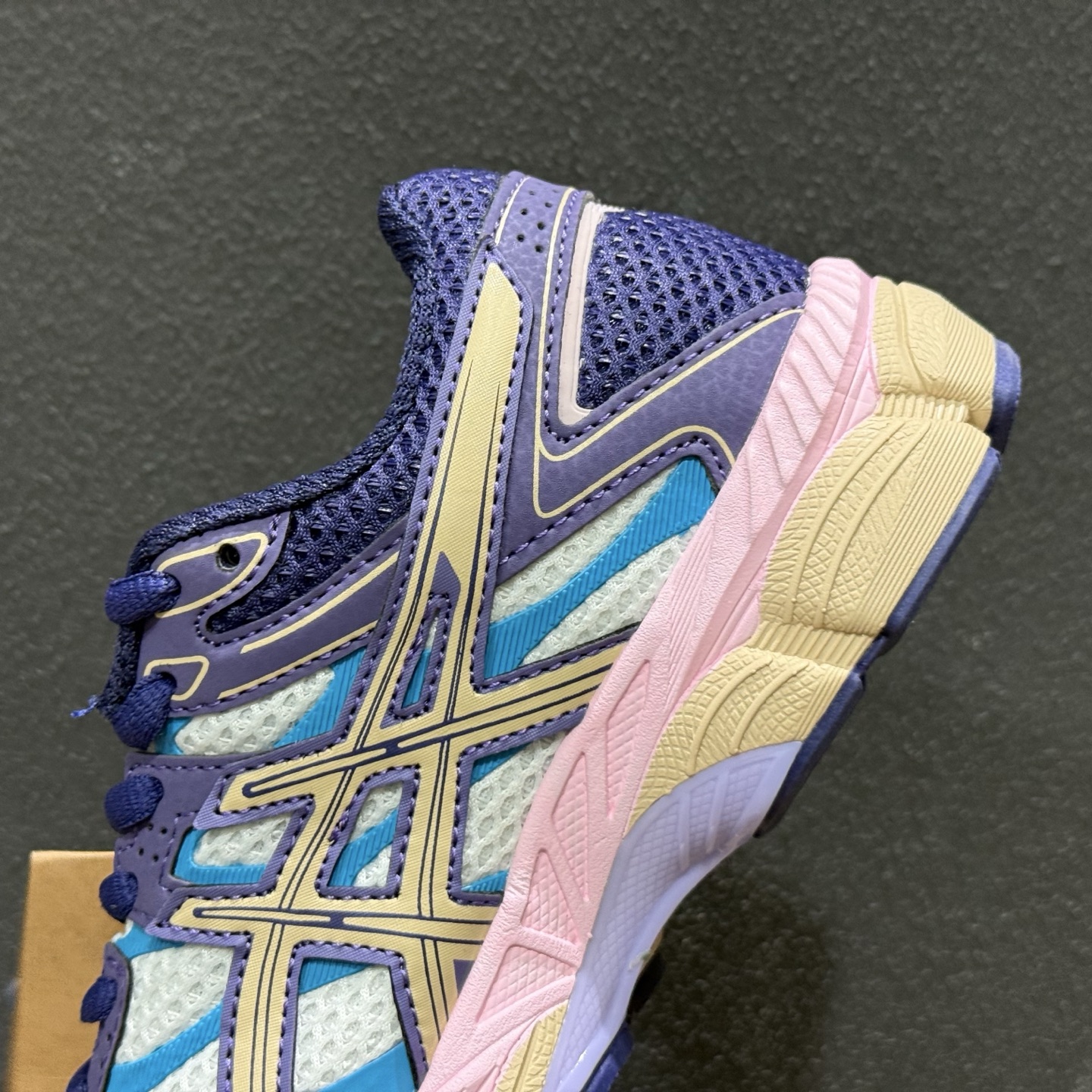 Asics Gel-CUMULUS 16 亚瑟士运动休闲透气专业跑鞋 1203A763-020 Asics Gel-CUMULUS 16 亚瑟士运动休闲透气专业跑鞋 1203A763-020
