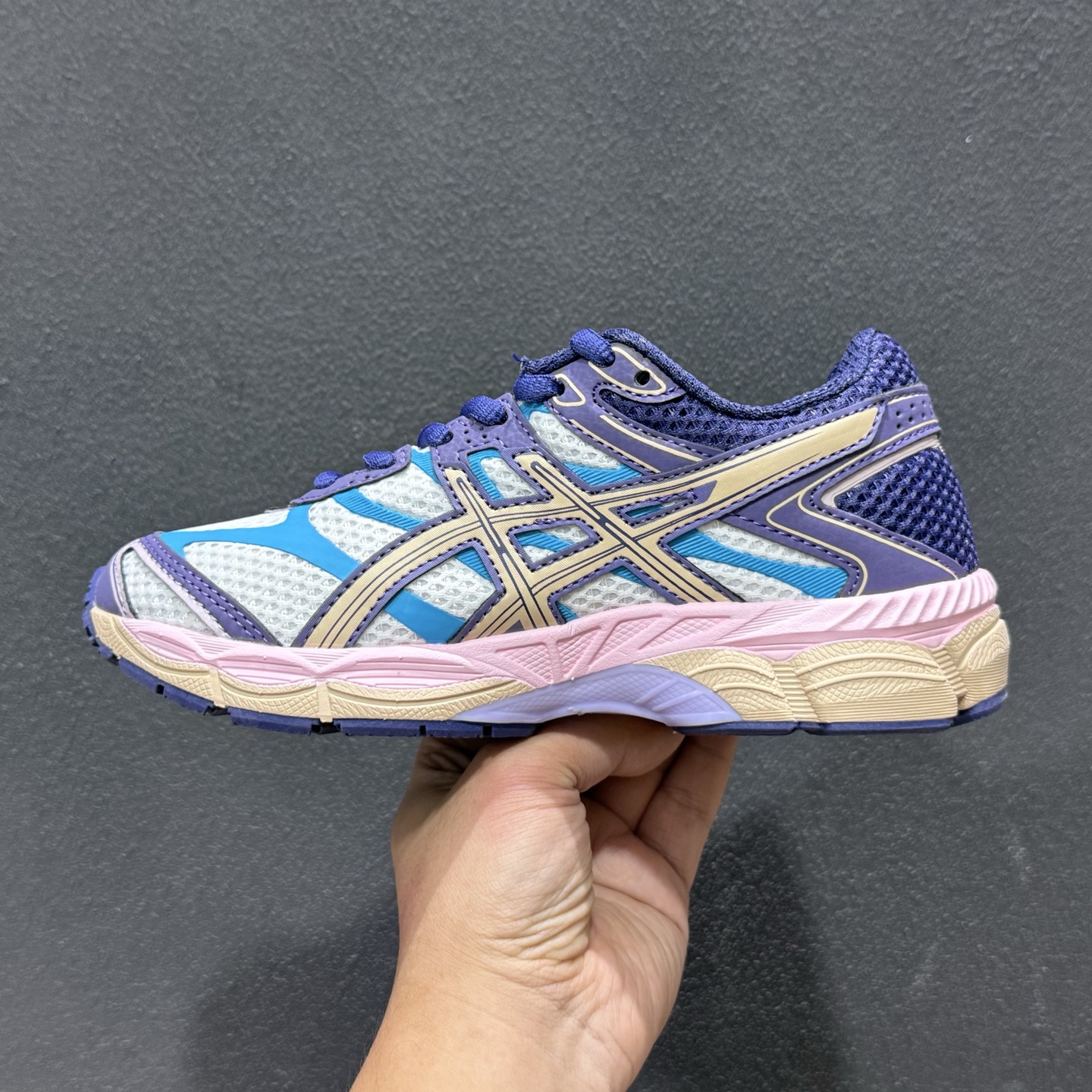 Asics Gel-CUMULUS 16 亚瑟士运动休闲透气专业跑鞋 1203A763-020 Asics Gel-CUMULUS 16 亚瑟士运动休闲透气专业跑鞋 1203A763-020