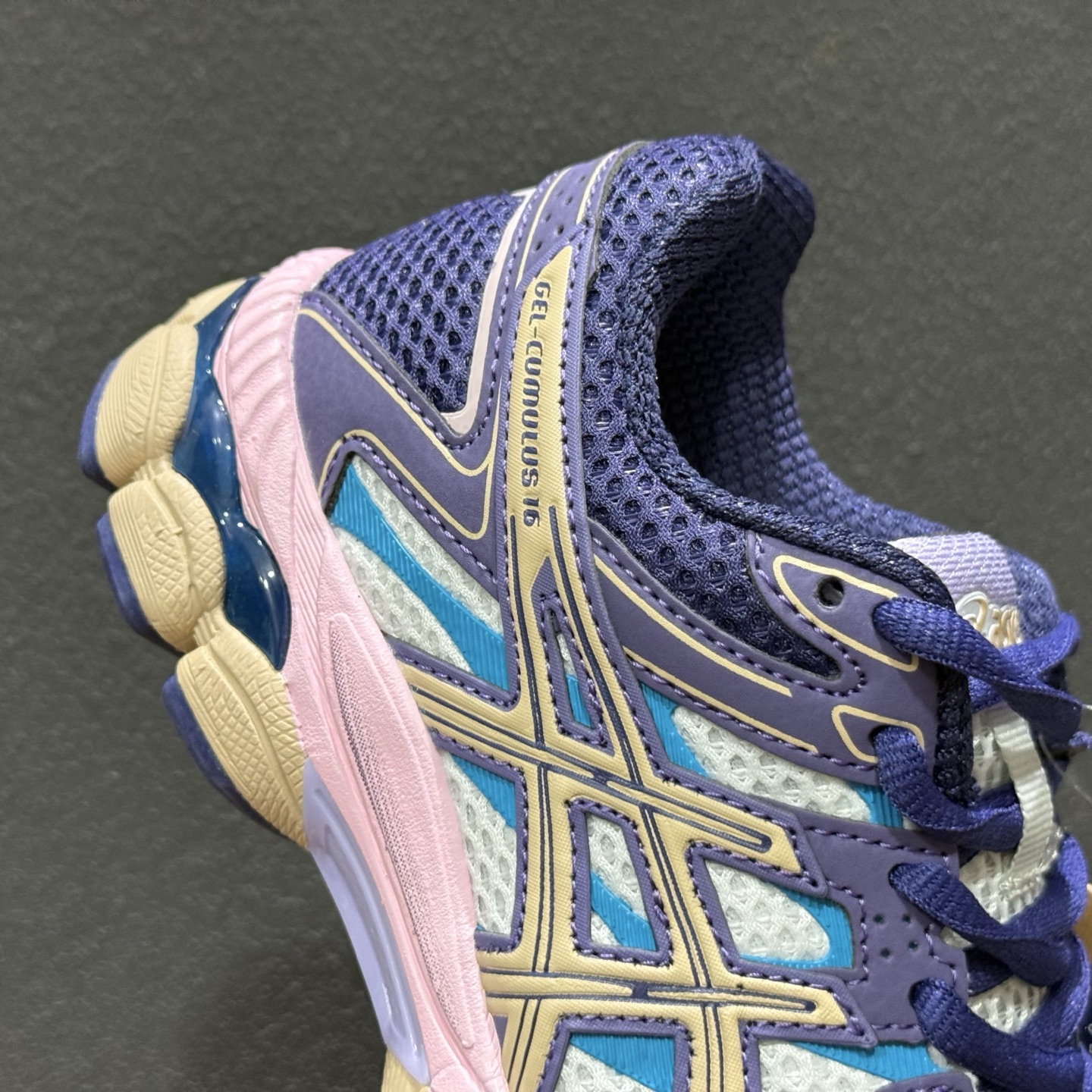 Asics Gel-CUMULUS 16 亚瑟士运动休闲透气专业跑鞋 1203A763-020 Asics Gel-CUMULUS 16 亚瑟士运动休闲透气专业跑鞋 1203A763-020