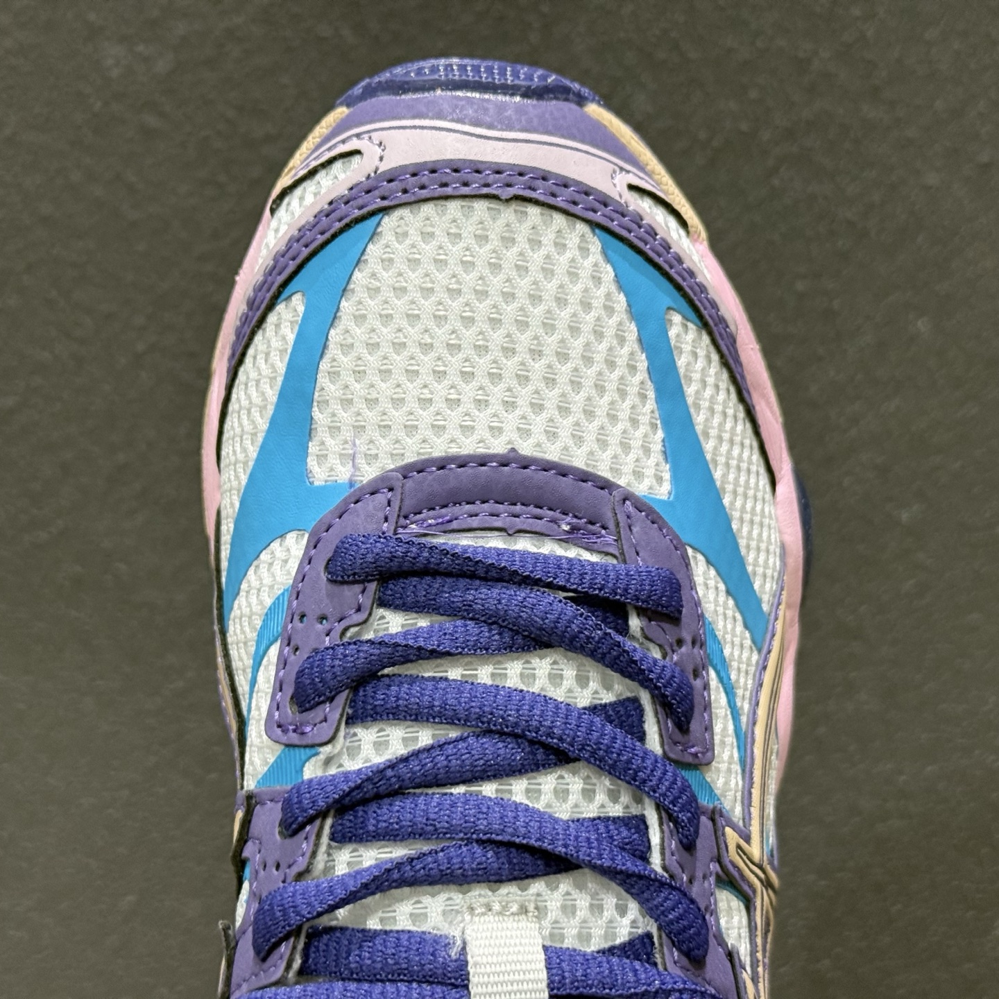 Asics Gel-CUMULUS 16 亚瑟士运动休闲透气专业跑鞋 1203A763-020 Asics Gel-CUMULUS 16 亚瑟士运动休闲透气专业跑鞋 1203A763-020