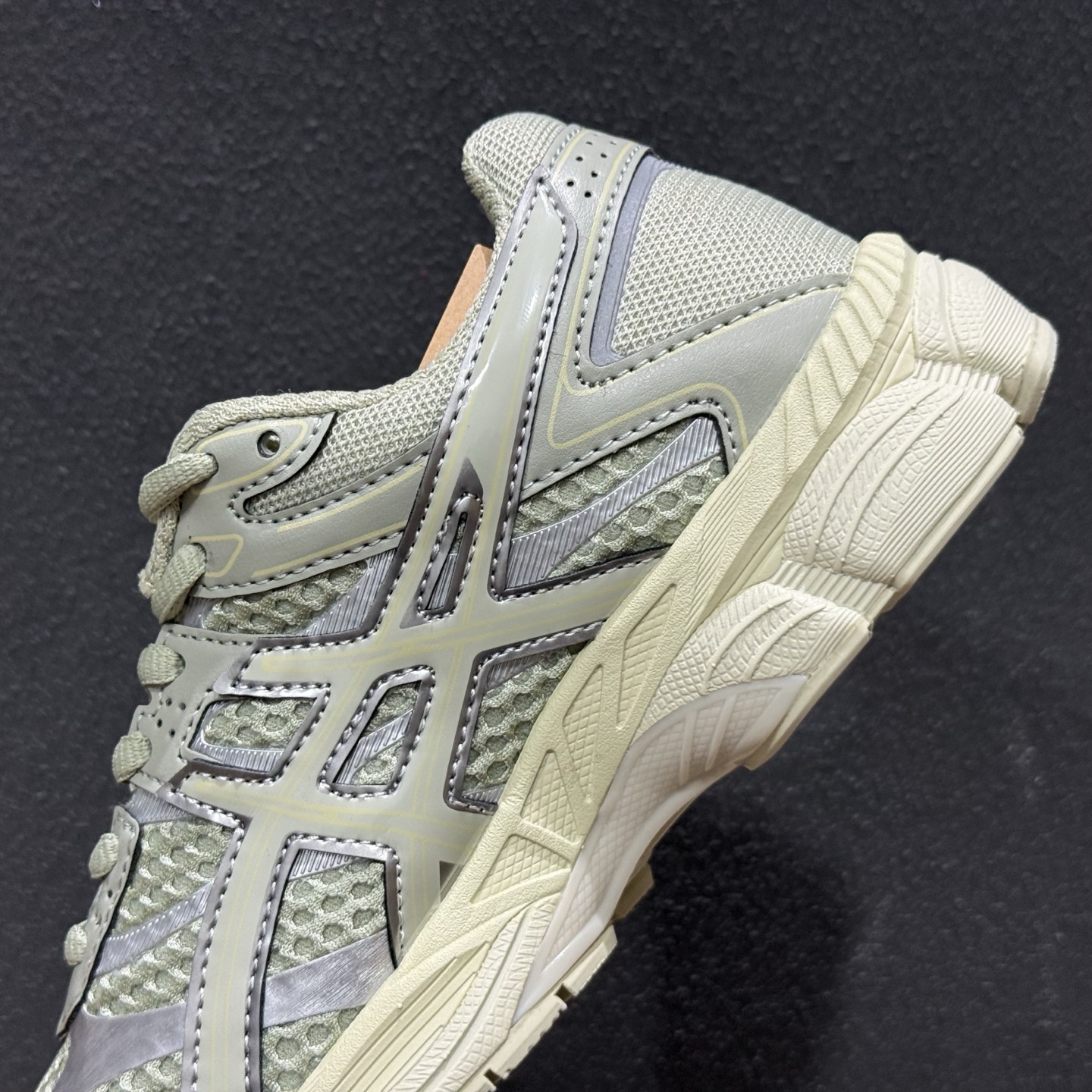 Asics Gel-CUMULUS 16 亚瑟士运动休闲透气专业跑鞋 1203A733-300-Top High Quatity Cheap Sneakers Fashion Clothing Clothes Bags handbags Shoes of all Brand wholesale With The best Quality And Beautiful Price from China Factory Chinese suppliers wholesaler seller Asics Gel-CUMULUS 16 亚瑟士运动休闲透气专业跑鞋 1203A733-300