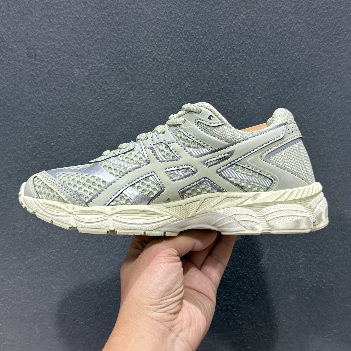 Asics Gel-CUMULUS 16 亚瑟士运动休闲透气专业跑鞋 1203A733-300-Top High Quatity Cheap Sneakers Fashion Clothing Clothes Bags handbags Shoes of all Brand wholesale With The best Quality And Beautiful Price from China Factory Chinese suppliers wholesaler seller Asics Gel-CUMULUS 16 亚瑟士运动休闲透气专业跑鞋 1203A733-300