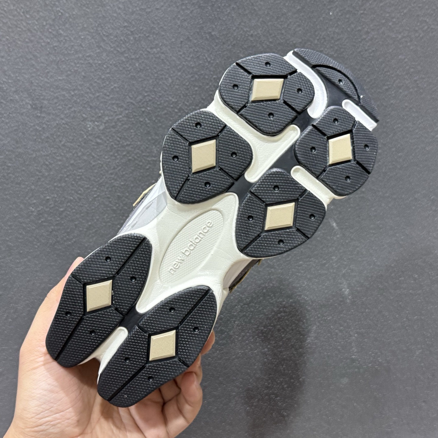 New Balance NB9060 联名款 复古休闲运动慢跑鞋 U9060528-Top High Quatity Cheap Sneakers Fashion Clothing Clothes Bags handbags Shoes of all Brand wholesale With The best Quality And Beautiful Price from China Factory Chinese suppliers wholesaler seller New Balance NB9060 联名款 复古休闲运动慢跑鞋 U9060528