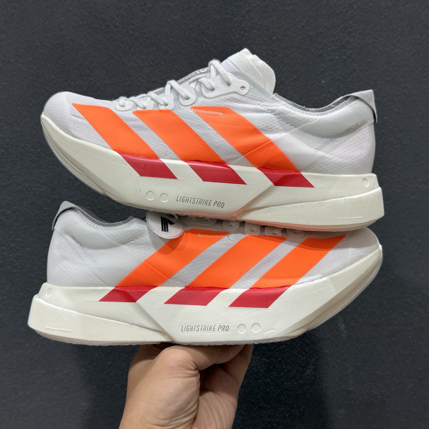 外贸版 Adidas Adizero Adios 4 M 阿迪透气轻盈低帮跑步鞋 JR7088-111 外贸版 Adidas Adizero Adios 4 M 阿迪透气轻盈低帮跑步鞋 JR7088-111