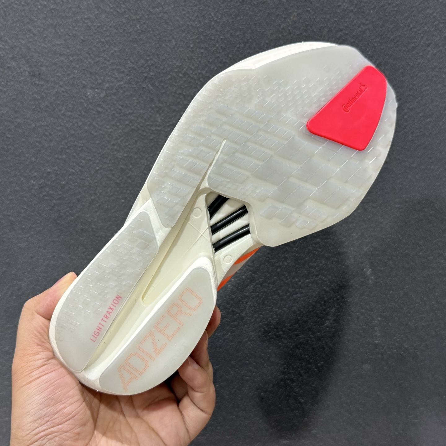 外贸版 Adidas Adizero Adios 4 M 阿迪透气轻盈低帮跑步鞋 JR7088-111 外贸版 Adidas Adizero Adios 4 M 阿迪透气轻盈低帮跑步鞋 JR7088-111