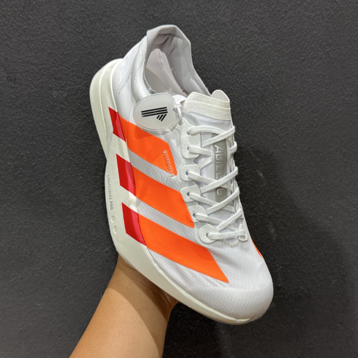 外贸版 Adidas Adizero Adios 4 M 阿迪透气轻盈低帮跑步鞋 JR7088-111 外贸版 Adidas Adizero Adios 4 M 阿迪透气轻盈低帮跑步鞋 JR7088-111