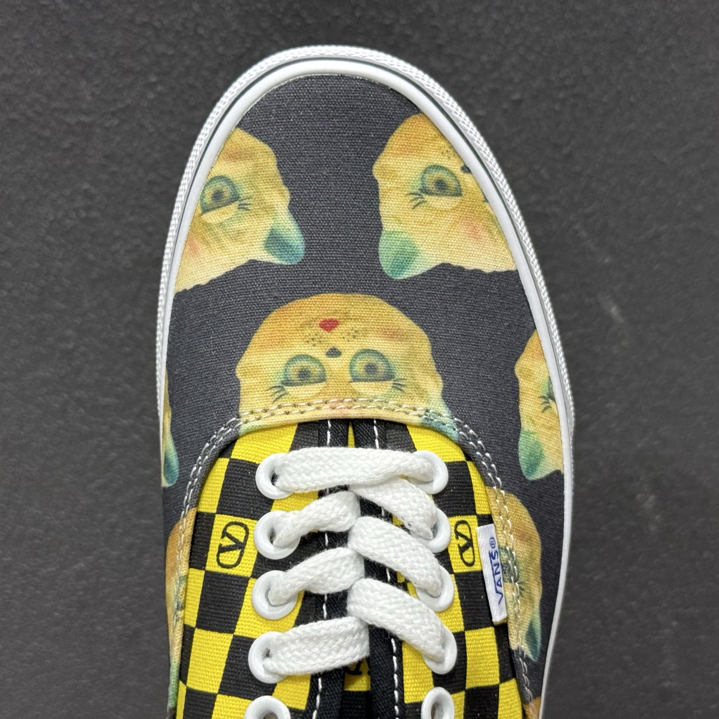 Valentino华伦天奴 x Vans 联名款 猫咪棋盘格 低帮休闲硫化帆布鞋 YS0M23HPJBAH 黄色-Top High Quatity Cheap Sneakers Fashion Clothing Clothes Bags handbags Shoes of all Brand wholesale With The best Quality And Beautiful Price from China Factory Chinese suppliers wholesaler seller Valentino华伦天奴 x Vans 联名款 猫咪棋盘格 低帮休闲硫化帆布鞋 YS0M23HPJBAH 黄色