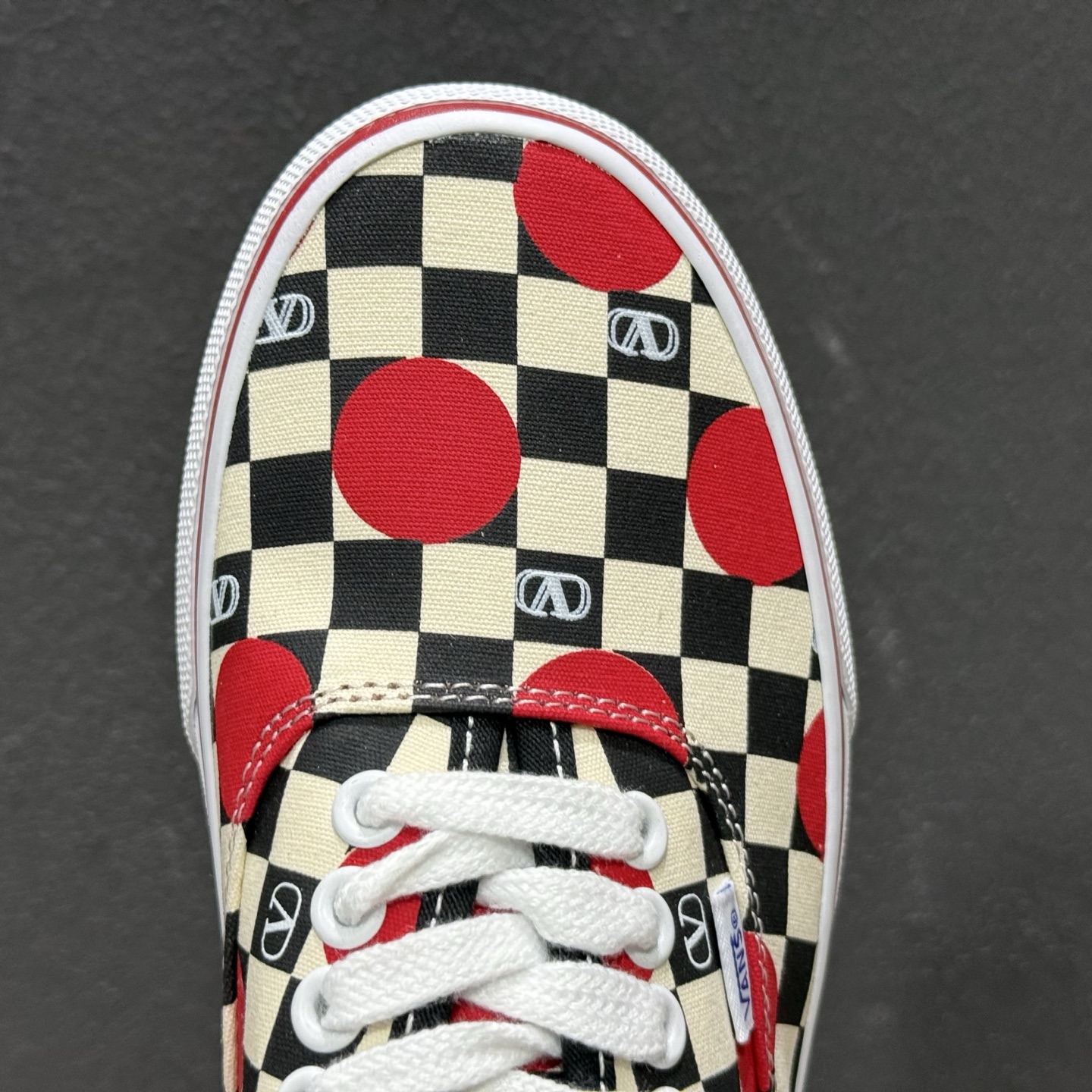 Valentino华伦天奴 x Vans 联名款 棋盘格波点印花 低帮休闲硫化帆布鞋 YSOM23WHXBAG 红白 Valentino华伦天奴 x Vans 联名款 棋盘格波点印花 低帮休闲硫化帆布鞋 YSOM23WHXBAG 红白