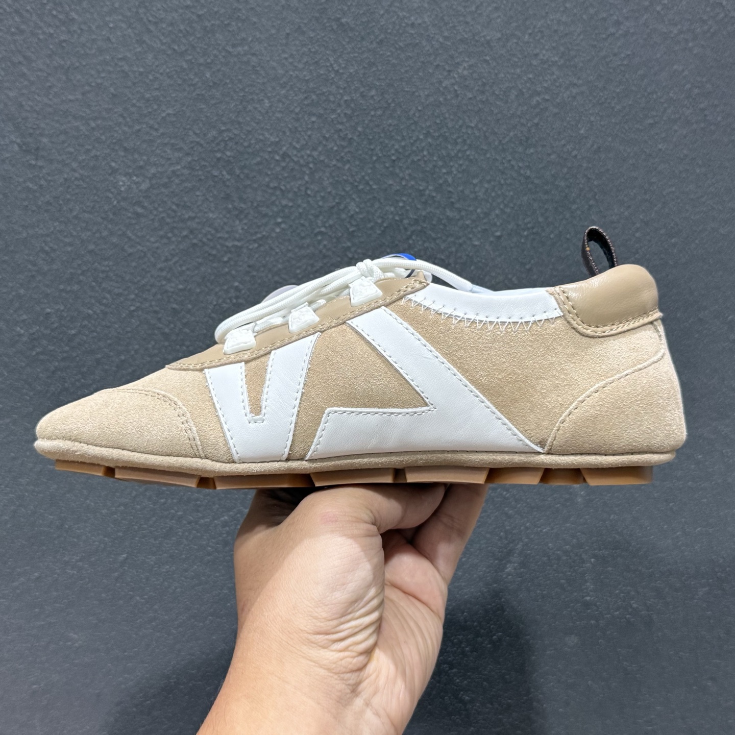 2026早春发布新款LOUIS VUITTON SneaKerina 德训鞋 芭蕾舞鞋 2026早春发布新款LOUIS VUITTON SneaKerina 德训鞋 芭蕾舞鞋