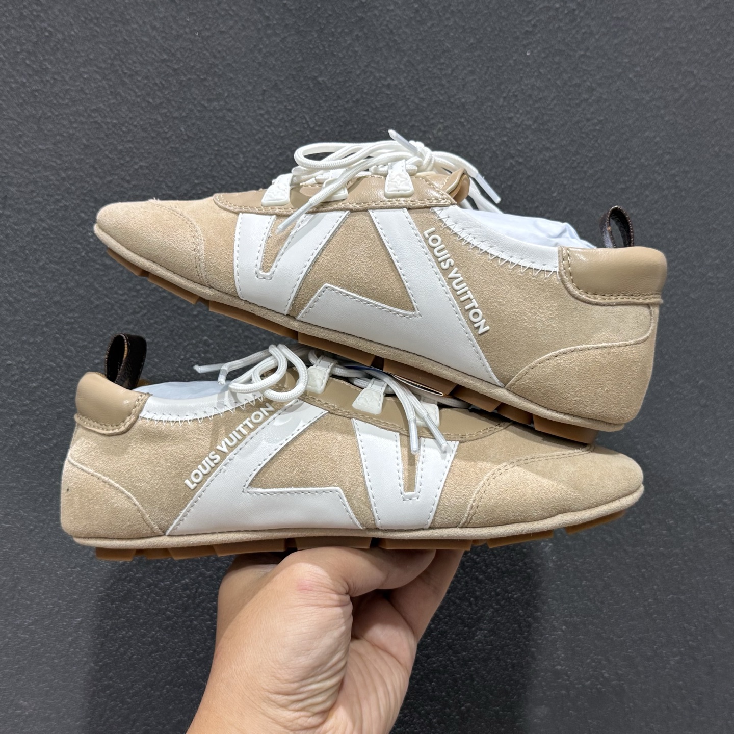 2026早春发布新款LOUIS VUITTON SneaKerina 德训鞋 芭蕾舞鞋 2026早春发布新款LOUIS VUITTON SneaKerina 德训鞋 芭蕾舞鞋