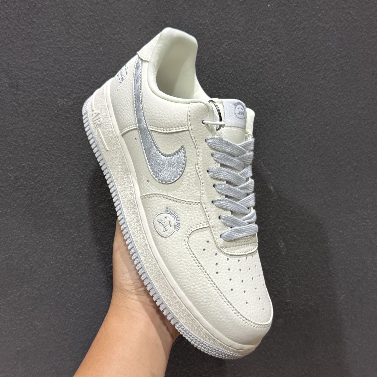NIKE AIR FORCE 1LOW 联名款 DW8806-013-Top High Quatity Cheap Sneakers Fashion Clothing Clothes Bags handbags Shoes of all Brand wholesale With The best Quality And Beautiful Price from China Factory Chinese suppliers wholesaler seller NIKE AIR FORCE 1LOW 联名款 DW8806-013