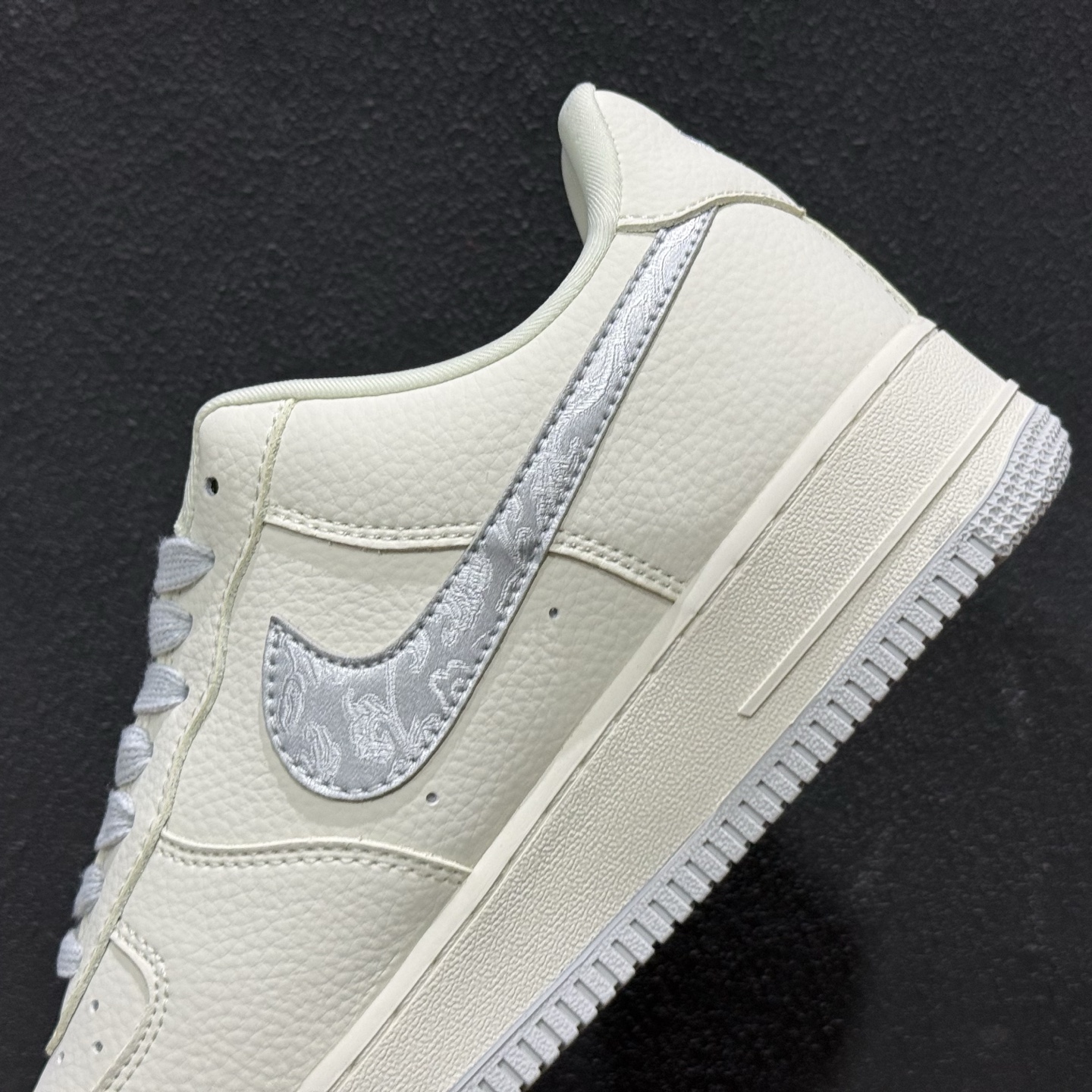 NIKE AIR FORCE 1LOW 联名款 DW8806-013-Top High Quatity Cheap Sneakers Fashion Clothing Clothes Bags handbags Shoes of all Brand wholesale With The best Quality And Beautiful Price from China Factory Chinese suppliers wholesaler seller NIKE AIR FORCE 1LOW 联名款 DW8806-013