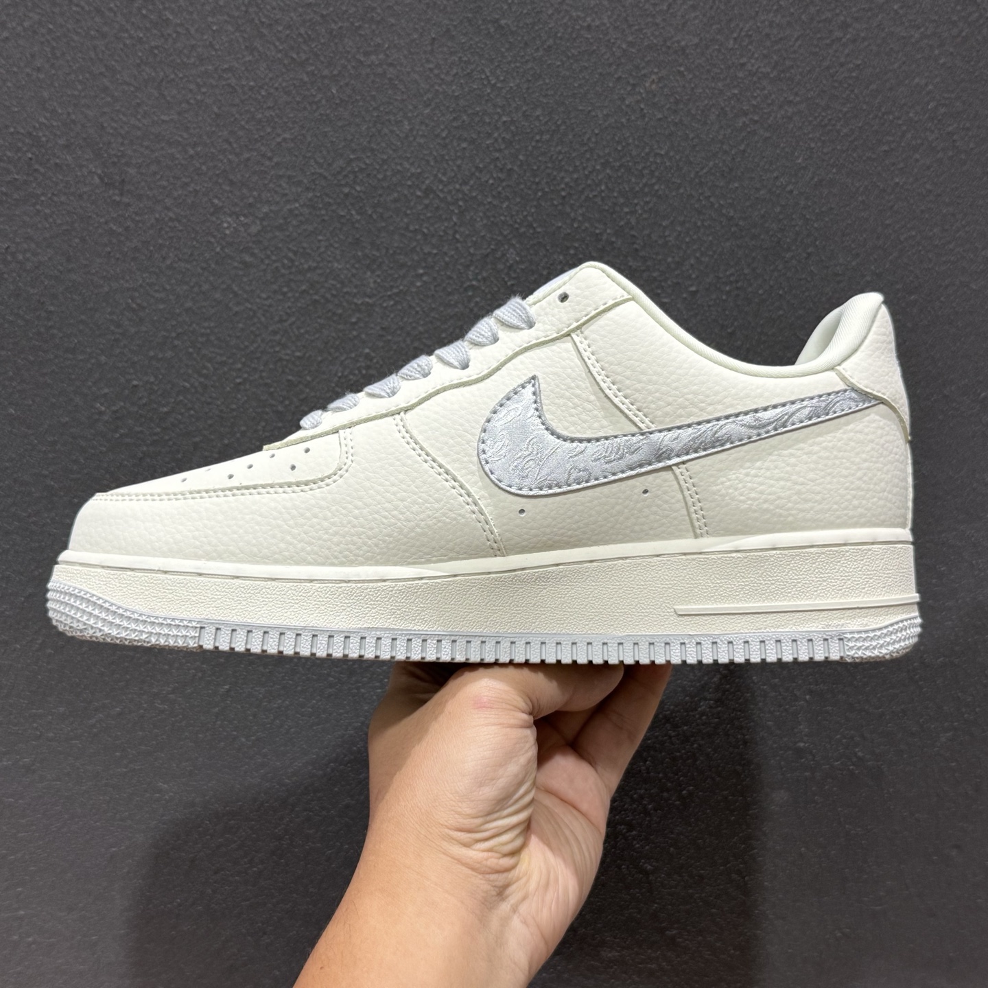 NIKE AIR FORCE 1LOW 联名款 DW8806-013-Top High Quatity Cheap Sneakers Fashion Clothing Clothes Bags handbags Shoes of all Brand wholesale With The best Quality And Beautiful Price from China Factory Chinese suppliers wholesaler seller NIKE AIR FORCE 1LOW 联名款 DW8806-013