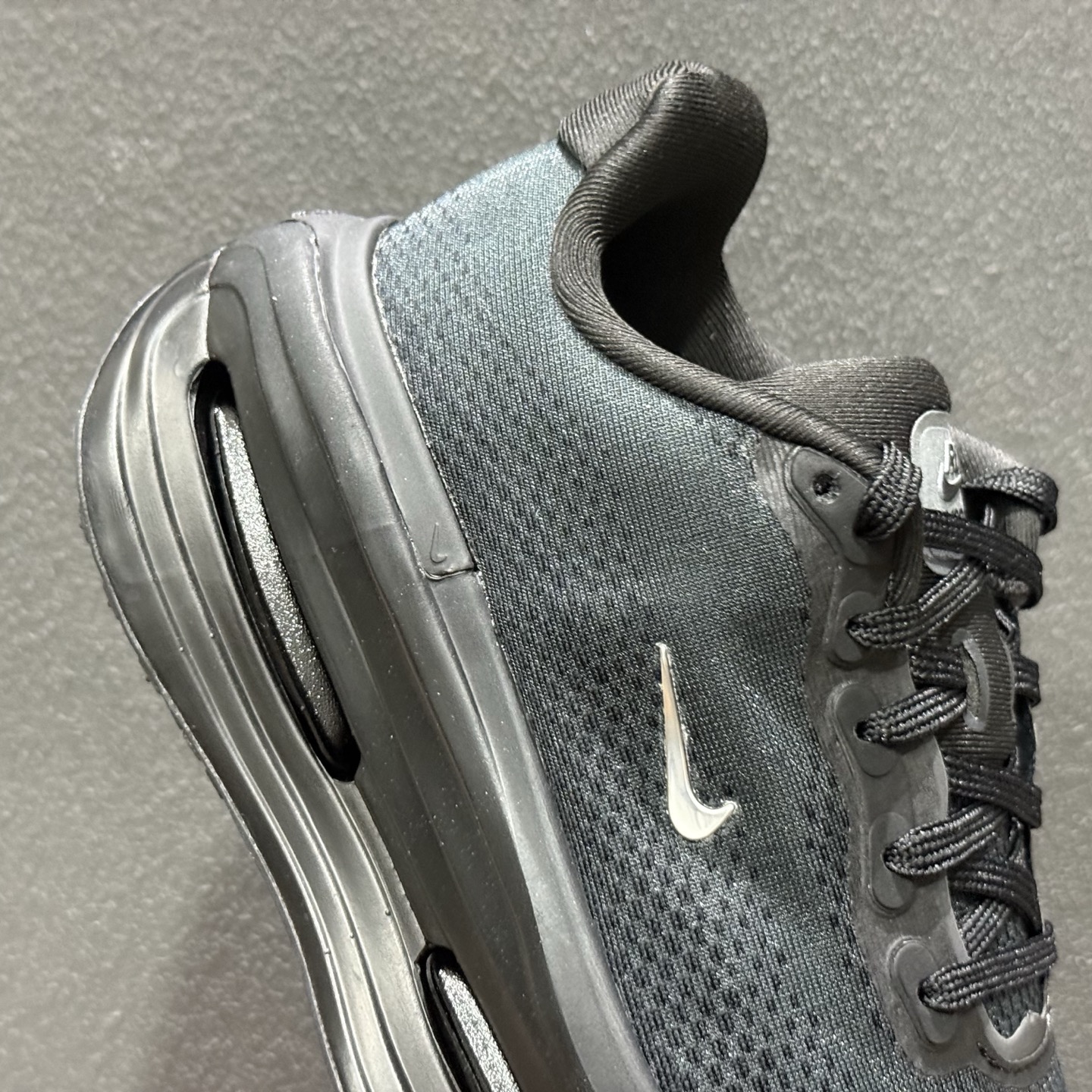 Nike Air Zoom Vomero Premium 耐克网面厚底气垫跑鞋 IQ0627-001
