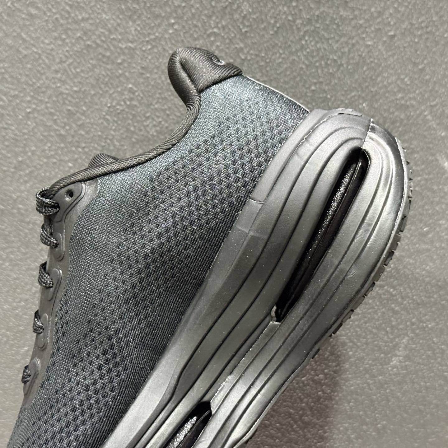 Nike Air Zoom Vomero Premium 耐克网面厚底气垫跑鞋 IQ0627-001