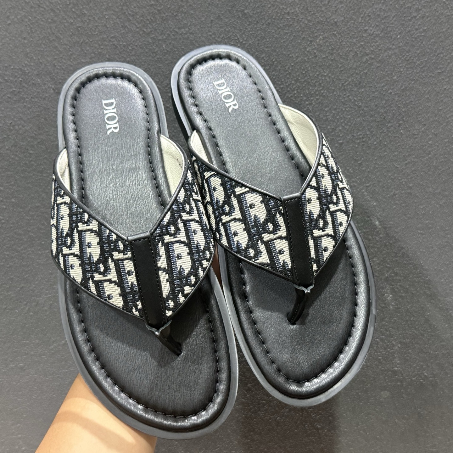 广东版本 Dior迪奥 26ss 春夏新款 圆头平底一字拖鞋 男款 米色拖鞋 凉鞋25191