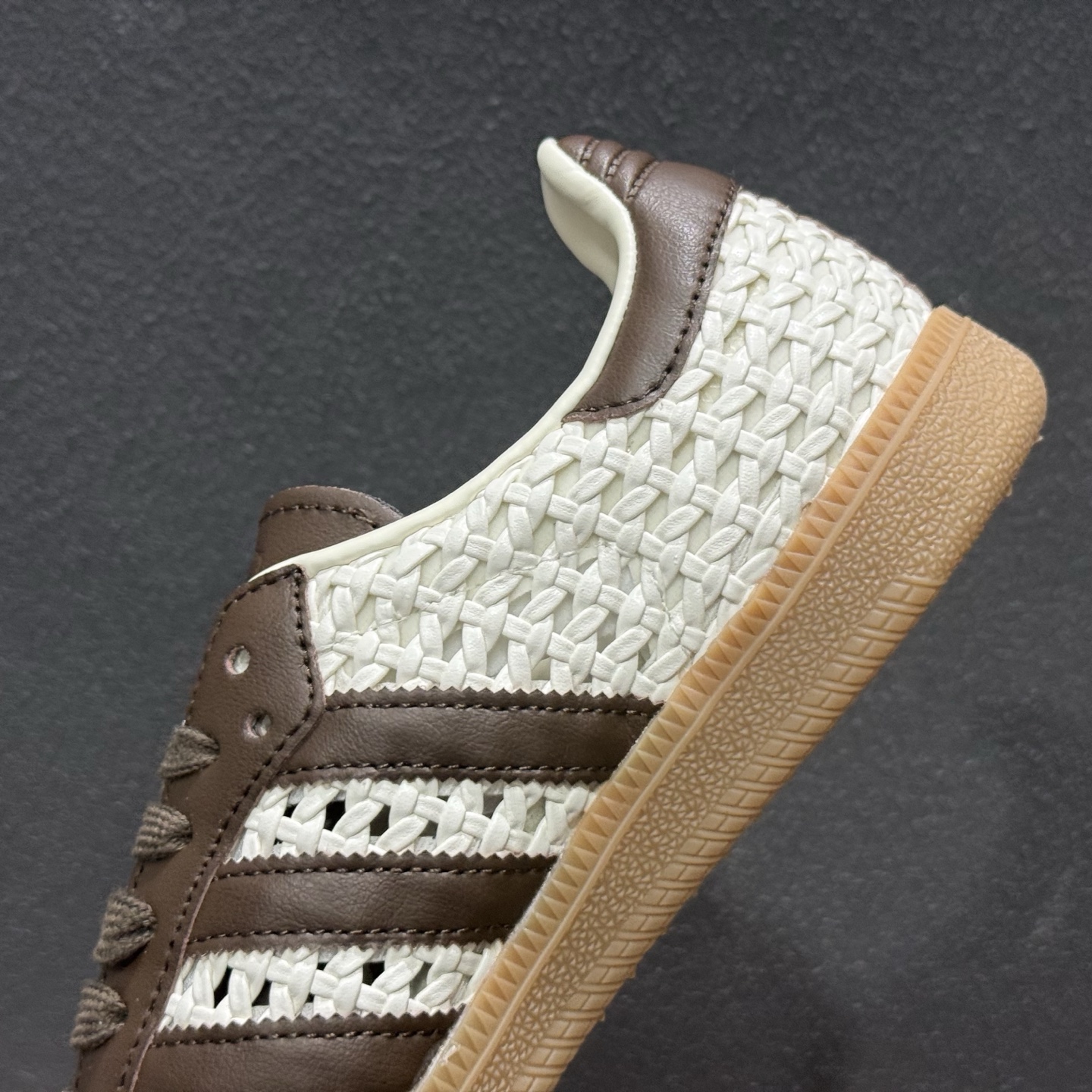 Adidas Originals Samba 桑巴舞系列绅士德训足球风百搭低帮休闲运动板鞋 IH9373-126-Top High Quatity Cheap Sneakers Fashion Clothing Clothes Bags handbags Shoes of all Brand wholesale With The best Quality And Beautiful Price from China Factory Chinese suppliers wholesaler seller Adidas Originals Samba 桑巴舞系列绅士德训足球风百搭低帮休闲运动板鞋 IH9373-126