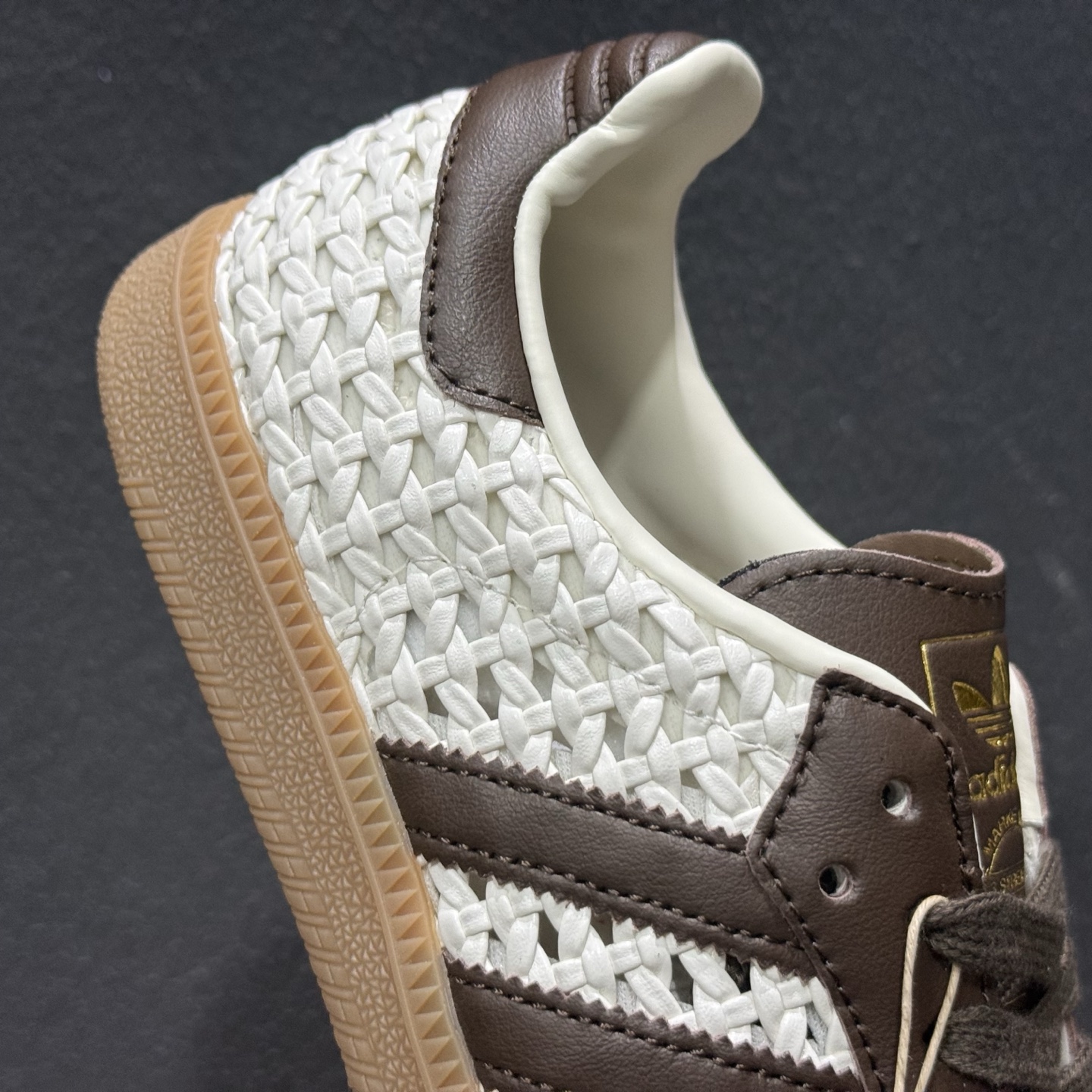 Adidas Originals Samba 桑巴舞系列绅士德训足球风百搭低帮休闲运动板鞋 IH9373-126-Top High Quatity Cheap Sneakers Fashion Clothing Clothes Bags handbags Shoes of all Brand wholesale With The best Quality And Beautiful Price from China Factory Chinese suppliers wholesaler seller Adidas Originals Samba 桑巴舞系列绅士德训足球风百搭低帮休闲运动板鞋 IH9373-126