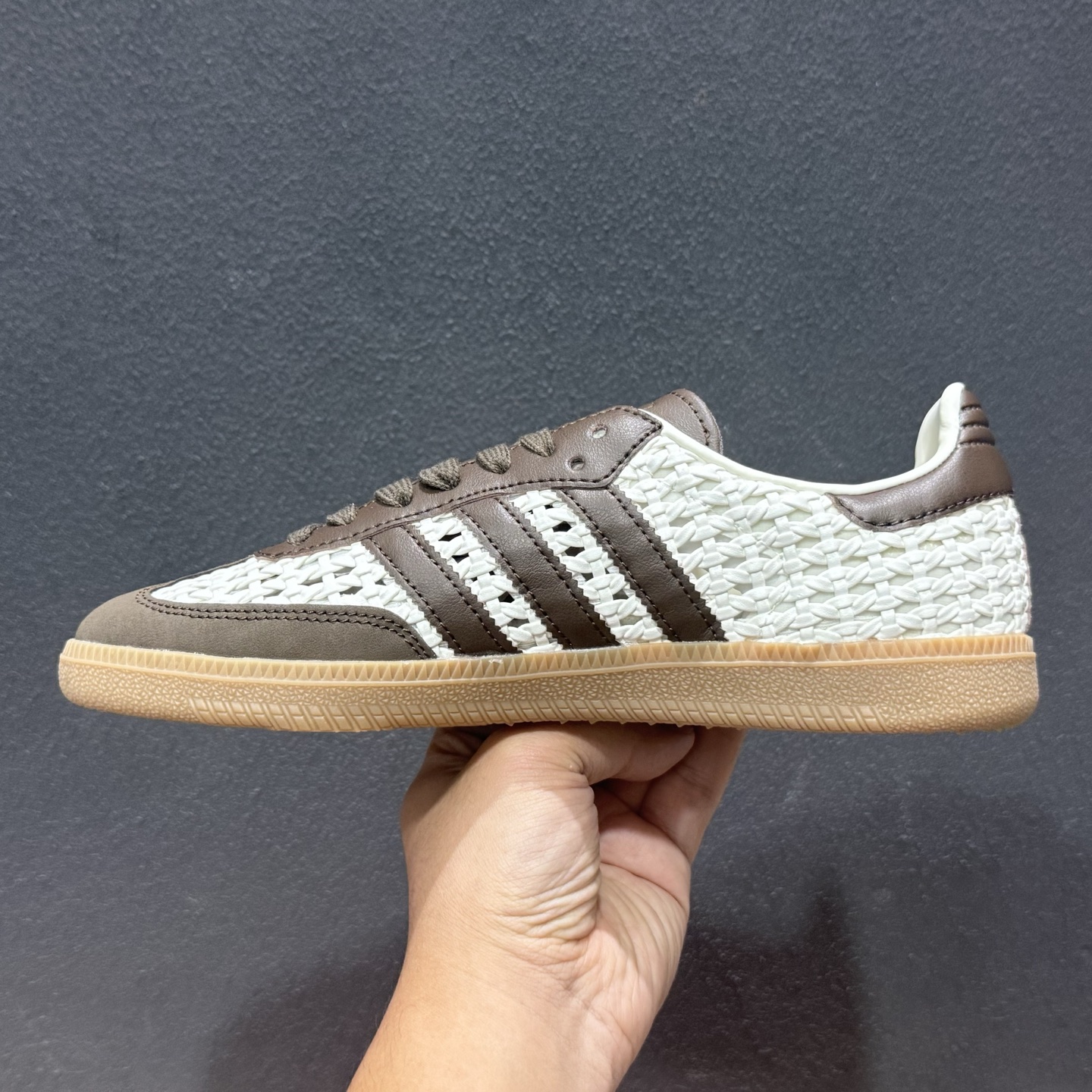 Adidas Originals Samba 桑巴舞系列绅士德训足球风百搭低帮休闲运动板鞋 IH9373-126-Top High Quatity Cheap Sneakers Fashion Clothing Clothes Bags handbags Shoes of all Brand wholesale With The best Quality And Beautiful Price from China Factory Chinese suppliers wholesaler seller Adidas Originals Samba 桑巴舞系列绅士德训足球风百搭低帮休闲运动板鞋 IH9373-126