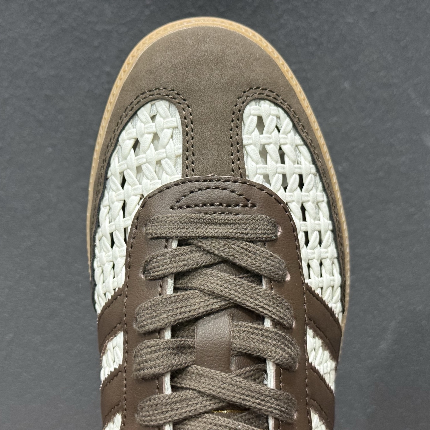 Adidas Originals Samba 桑巴舞系列绅士德训足球风百搭低帮休闲运动板鞋 IH9373-126-Top High Quatity Cheap Sneakers Fashion Clothing Clothes Bags handbags Shoes of all Brand wholesale With The best Quality And Beautiful Price from China Factory Chinese suppliers wholesaler seller Adidas Originals Samba 桑巴舞系列绅士德训足球风百搭低帮休闲运动板鞋 IH9373-126