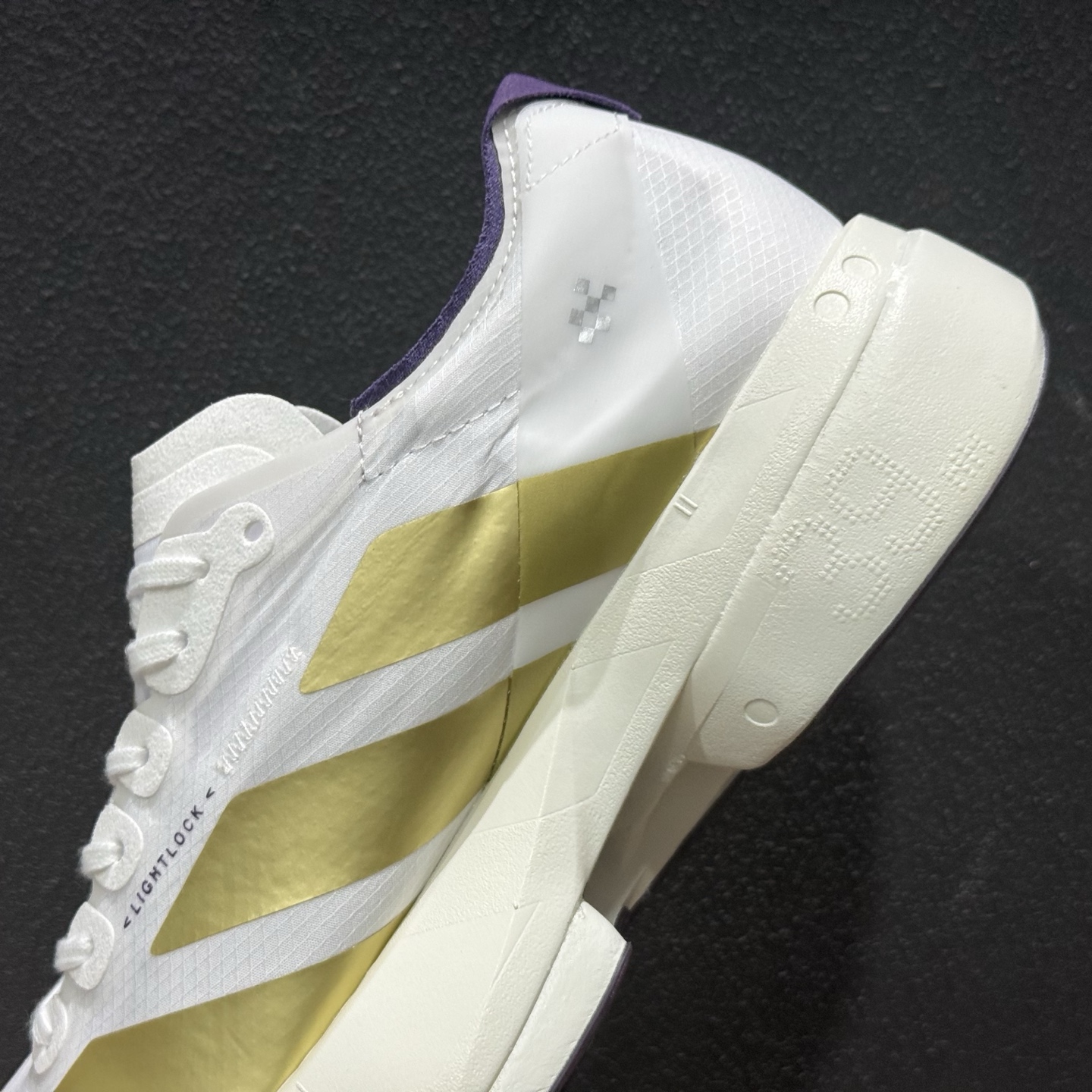 Adidas ADIZERO ADIOS PRO 4 M 马拉松飞线贾卡轻质透气休闲运动跑步鞋 KH6359-111