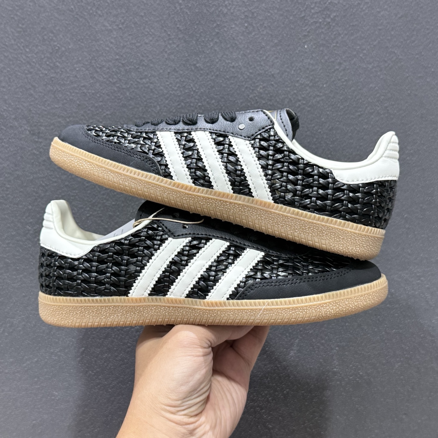 Adidas SAMBA W德训鞋 大厂纯原品质出货 超高清洁度 细节完美 舒适百搭 低帮休闲板鞋 男女同款 HQ9282-126 Adidas SAMBA W德训鞋 大厂纯原品质出货 超高清洁度 细节完美 舒适百搭 低帮休闲板鞋 男女同款 HQ9282-126