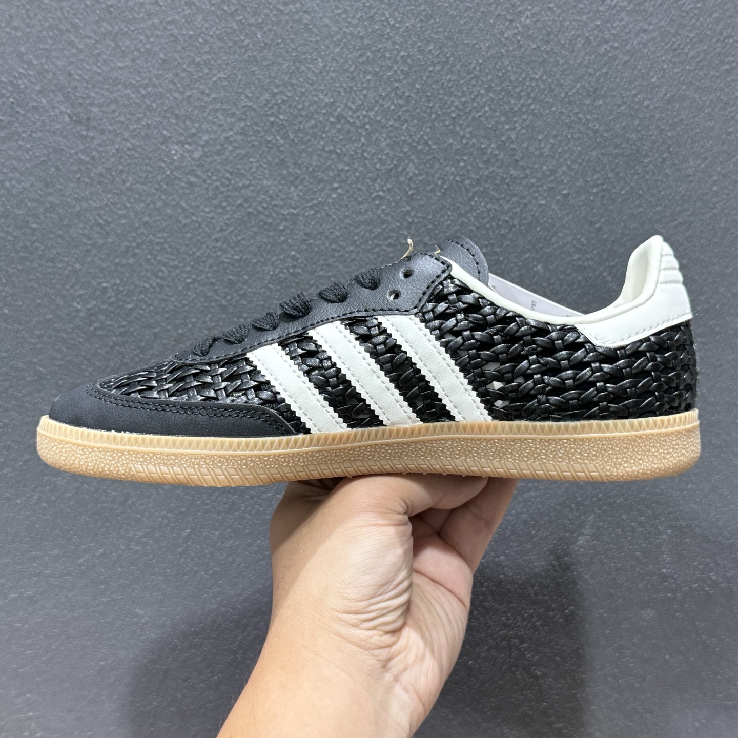 Adidas SAMBA W德训鞋 大厂纯原品质出货 超高清洁度 细节完美 舒适百搭 低帮休闲板鞋 男女同款 HQ9282-126 Adidas SAMBA W德训鞋 大厂纯原品质出货 超高清洁度 细节完美 舒适百搭 低帮休闲板鞋 男女同款 HQ9282-126