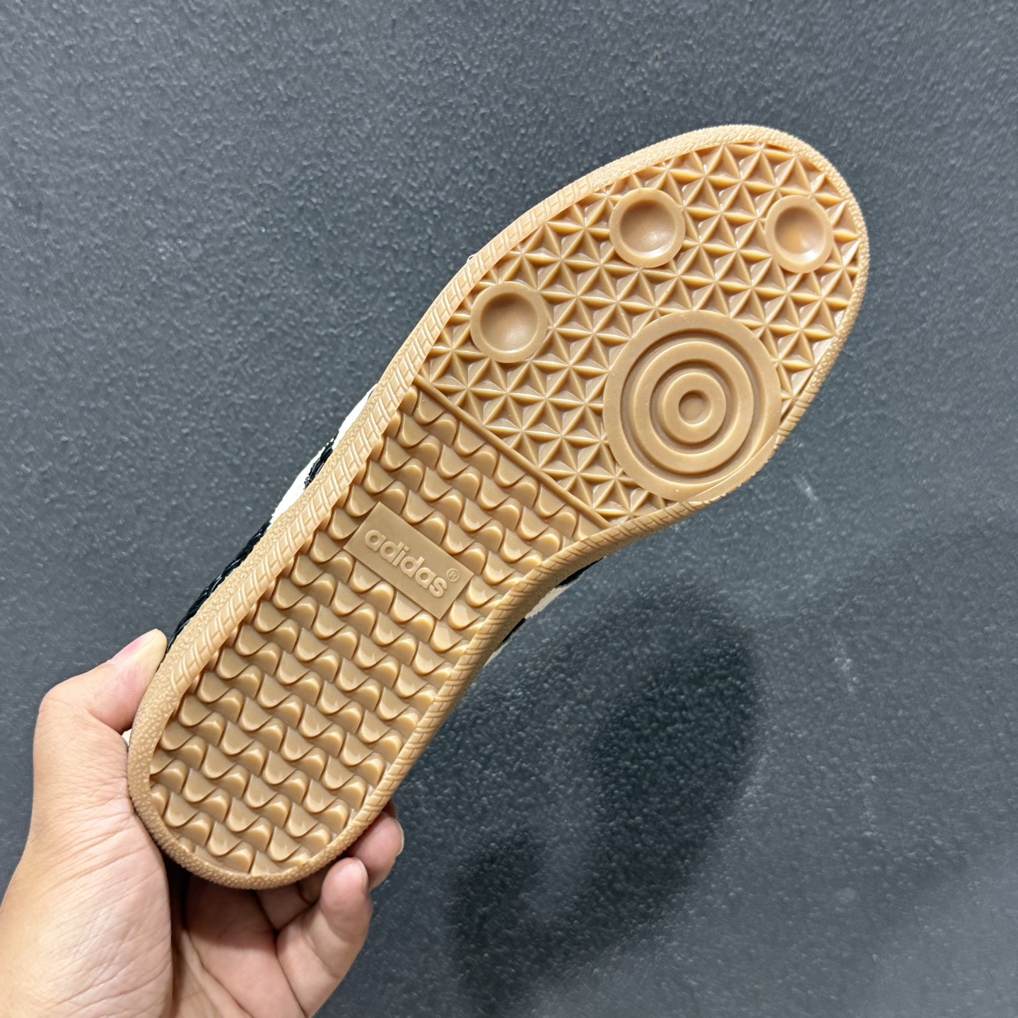 Adidas SAMBA W德训鞋 大厂纯原品质出货 超高清洁度 细节完美 舒适百搭 低帮休闲板鞋 男女同款 HQ9282-126 Adidas SAMBA W德训鞋 大厂纯原品质出货 超高清洁度 细节完美 舒适百搭 低帮休闲板鞋 男女同款 HQ9282-126