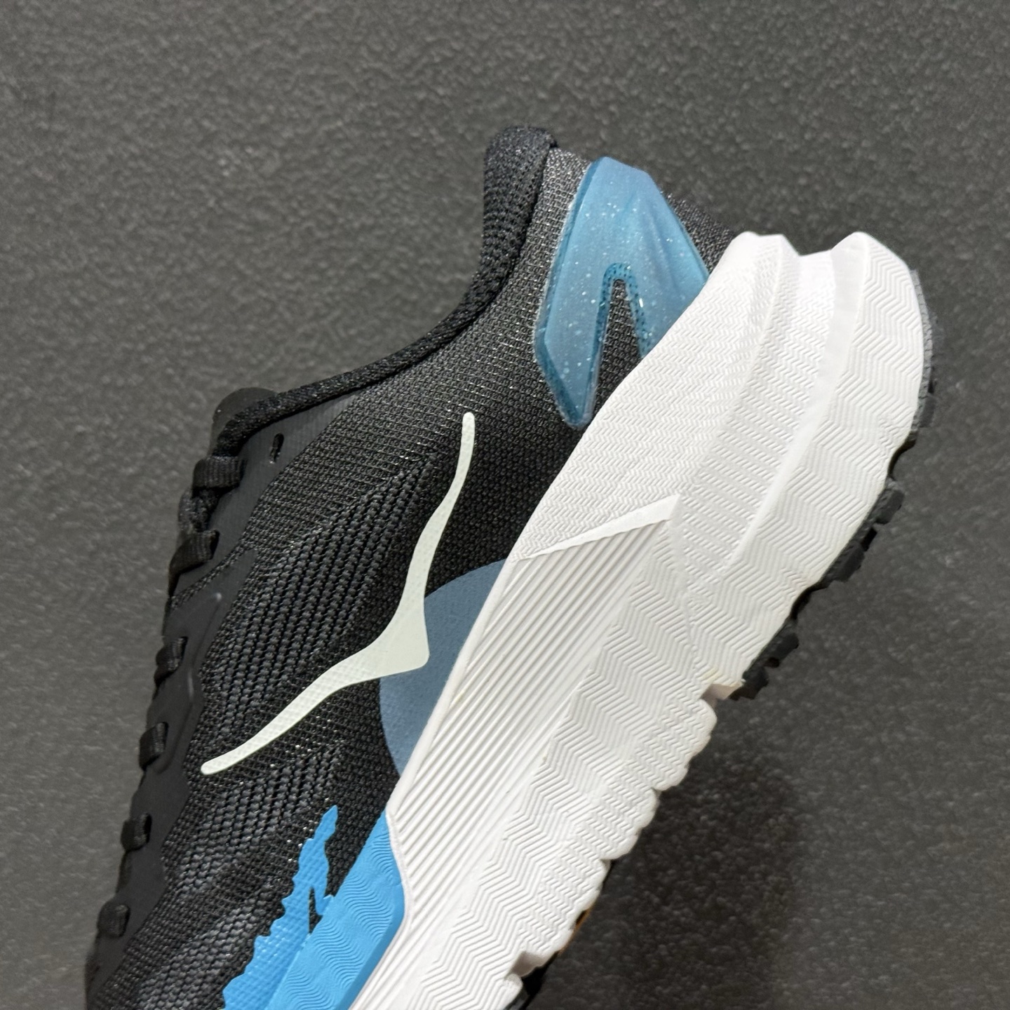 Hoka One One Mafate X 黑蓝 百搭经典超马越野跑步鞋 1161990-BKSK-Top High Quatity Cheap Sneakers Fashion Clothing Clothes Bags handbags Shoes of all Brand wholesale With The best Quality And Beautiful Price from China Factory Chinese suppliers wholesaler seller Hoka One One Mafate X 黑蓝 百搭经典超马越野跑步鞋 1161990-BKSK