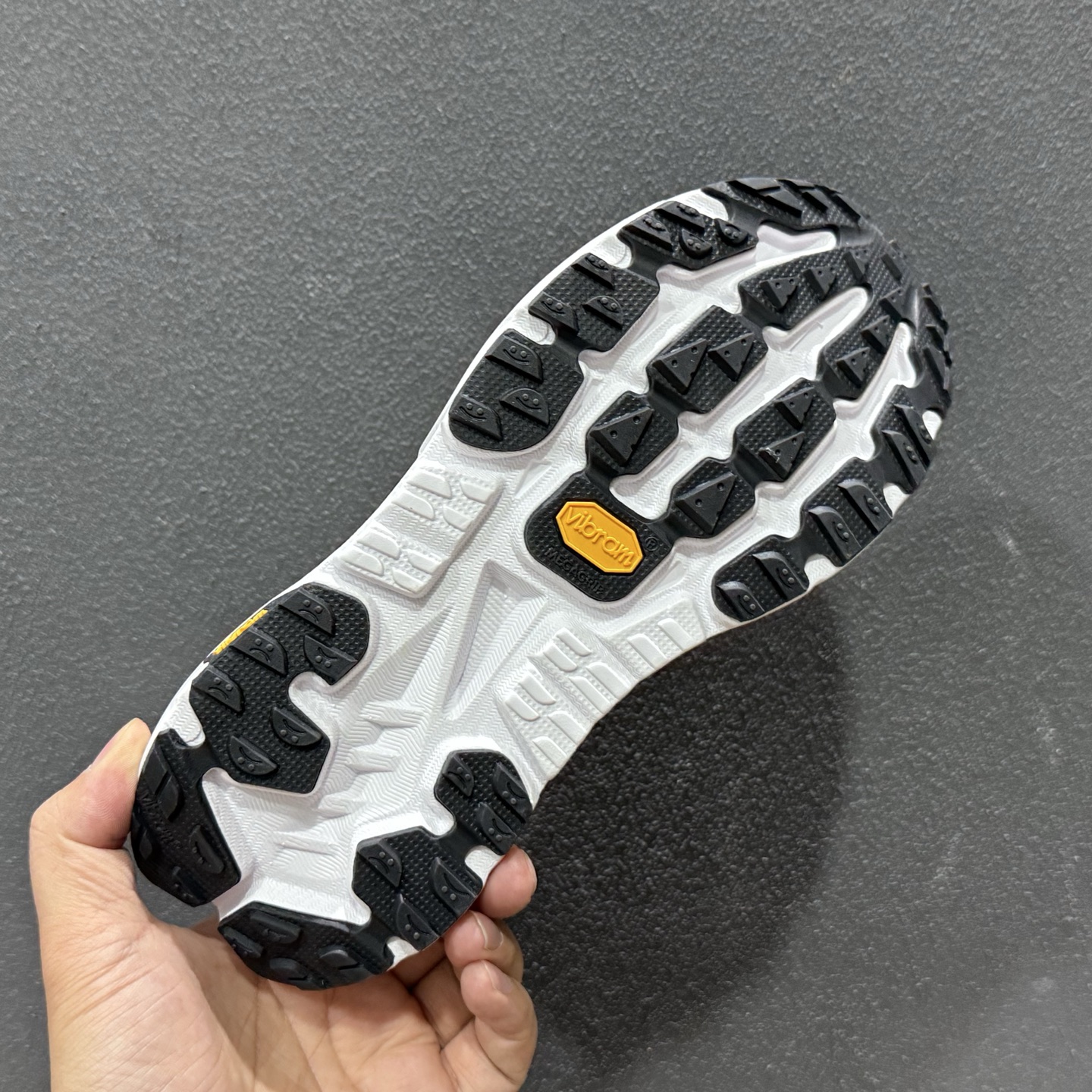 Hoka One One Mafate X 黑蓝 百搭经典超马越野跑步鞋 1161990-BKSK-Top High Quatity Cheap Sneakers Fashion Clothing Clothes Bags handbags Shoes of all Brand wholesale With The best Quality And Beautiful Price from China Factory Chinese suppliers wholesaler seller Hoka One One Mafate X 黑蓝 百搭经典超马越野跑步鞋 1161990-BKSK