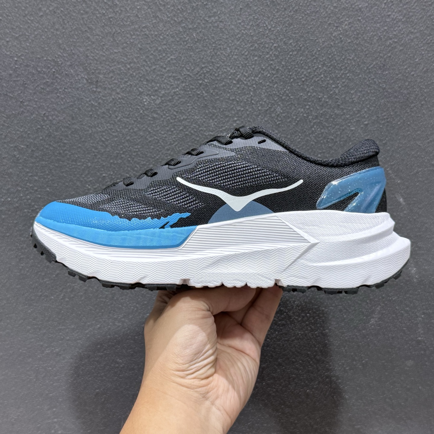 Hoka One One Mafate X 黑蓝 百搭经典超马越野跑步鞋 1161990-BKSK-Top High Quatity Cheap Sneakers Fashion Clothing Clothes Bags handbags Shoes of all Brand wholesale With The best Quality And Beautiful Price from China Factory Chinese suppliers wholesaler seller Hoka One One Mafate X 黑蓝 百搭经典超马越野跑步鞋 1161990-BKSK