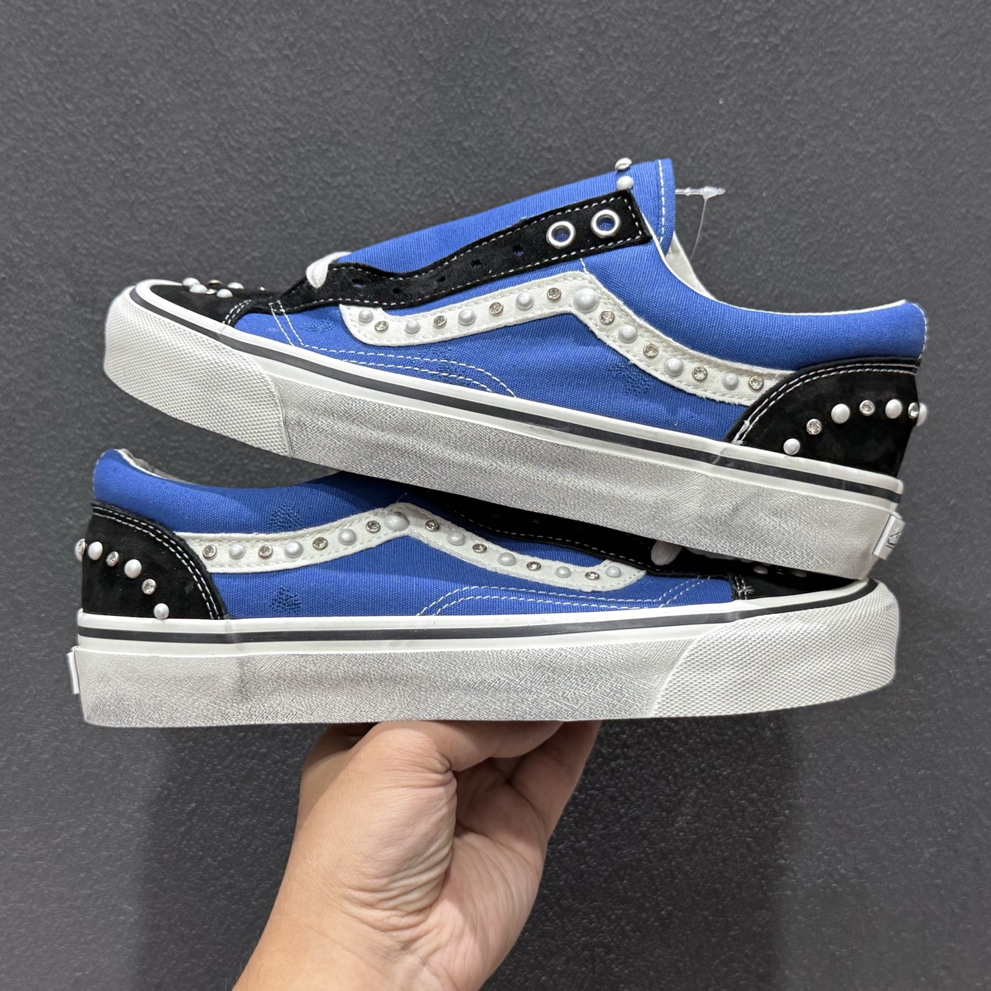 Vans Old Skool 万斯低邦休闲滑板鞋 VN000E8VHLE