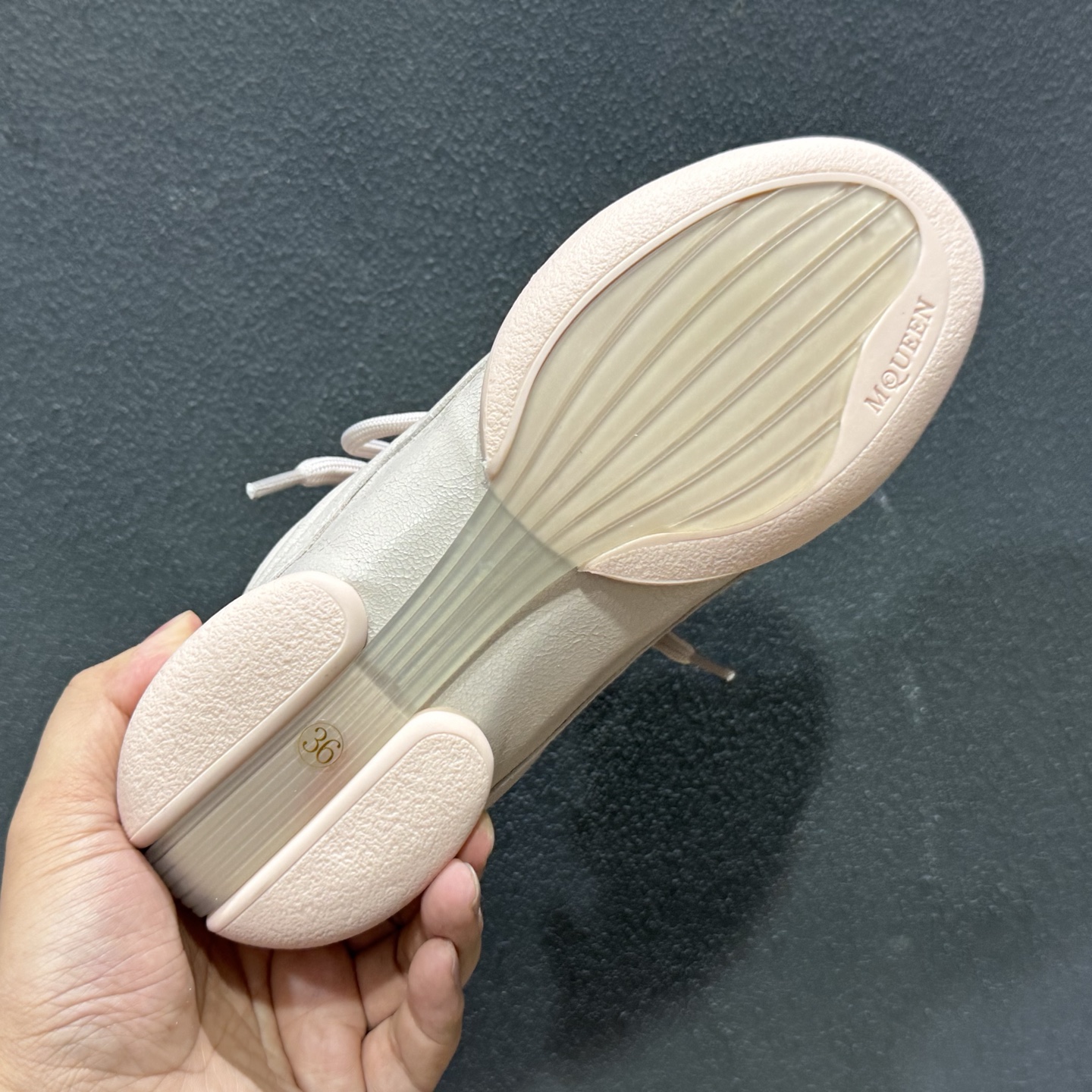 ALEXANDE* Mcquee*压力*山大麦*昆2024vs秋冬新款[圆头复古厚底休闲鞋-Top High Quatity Cheap Sneakers Fashion Clothing Clothes Bags handbags Shoes of all Brand wholesale With The best Quality And Beautiful Price from China Factory Chinese suppliers wholesaler seller ALEXANDE* Mcquee*压力*山大麦*昆2024vs秋冬新款[圆头复古厚底休闲鞋