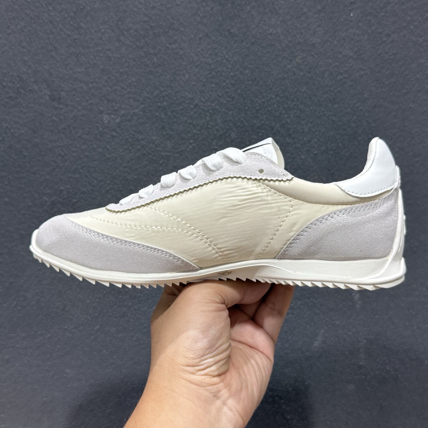 CELINE.赛琳2026春夏新款 Racer系列复古小白鞋德训鞋休闲运动鞋 2417171-Top High Quatity Cheap Sneakers Fashion Clothing Clothes Bags handbags Shoes of all Brand wholesale With The best Quality And Beautiful Price from China Factory Chinese suppliers wholesaler seller CELINE.赛琳2026春夏新款 Racer系列复古小白鞋德训鞋休闲运动鞋 2417171