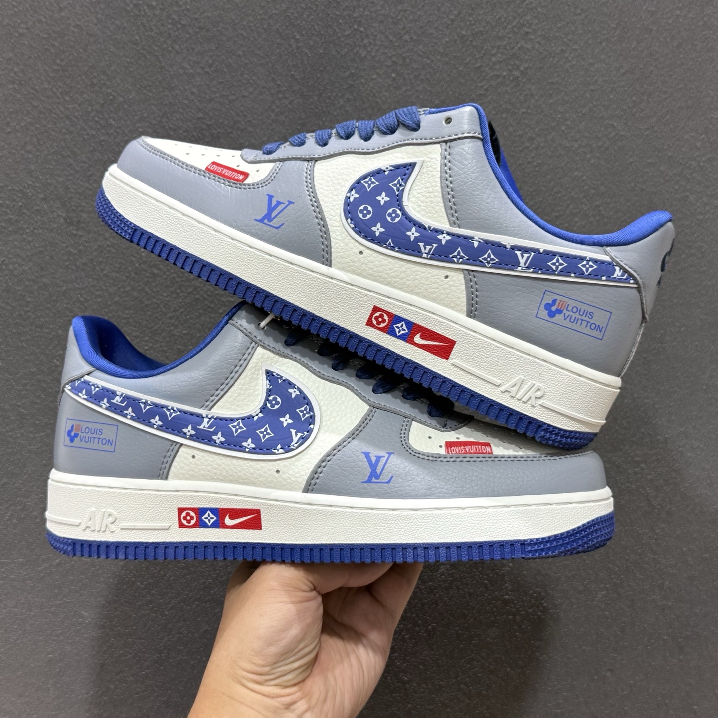 高级质感 潮范十足 AIR FORCE 1 灰蓝白三色拼接打造层次感 WY0655-106 高级质感 潮范十足 AIR FORCE 1 灰蓝白三色拼接打造层次感 WY0655-106
