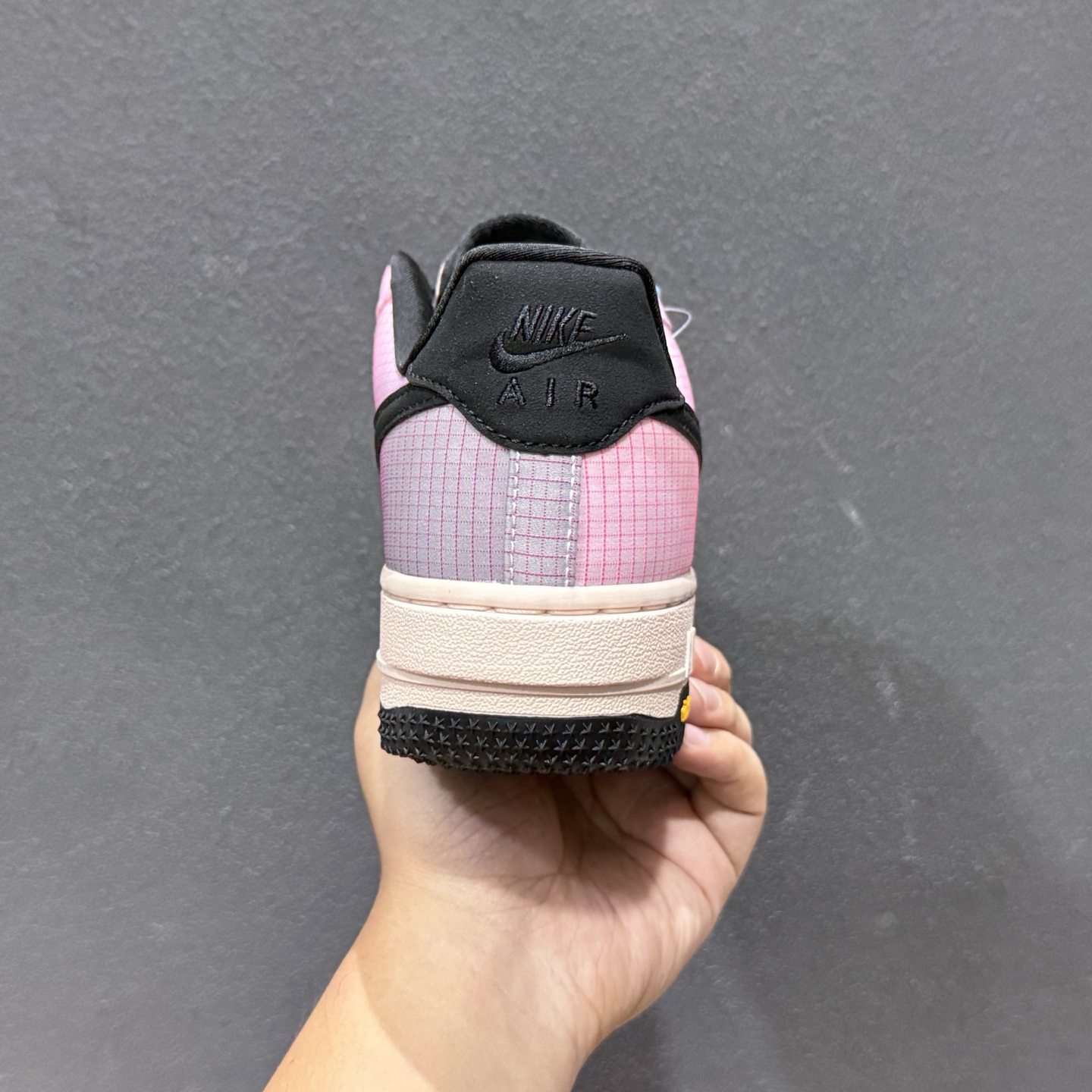 Nike AIR FORCE 1 '07 LX VIBRAM 粉红黑 IH1943-600