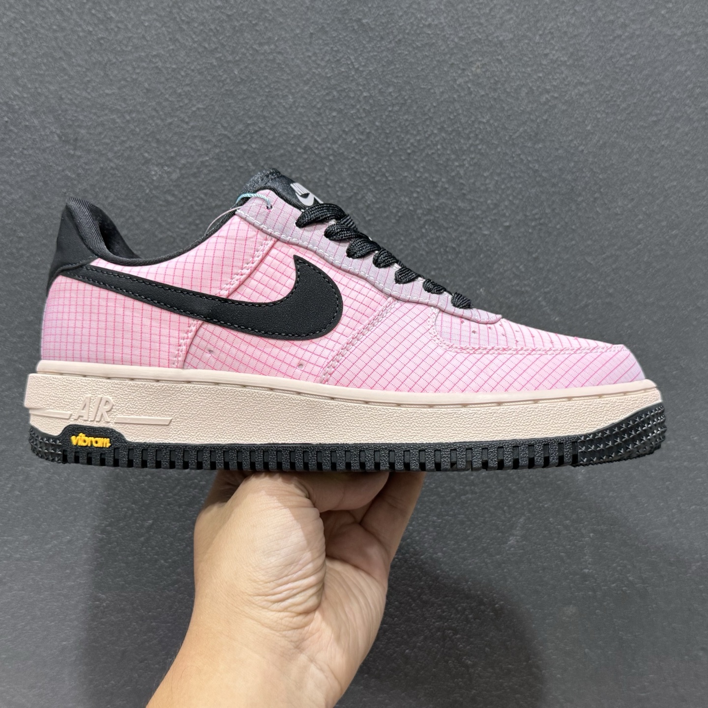 Nike AIR FORCE 1 ’07 LX VIBRAM 粉红黑 IH1943-600