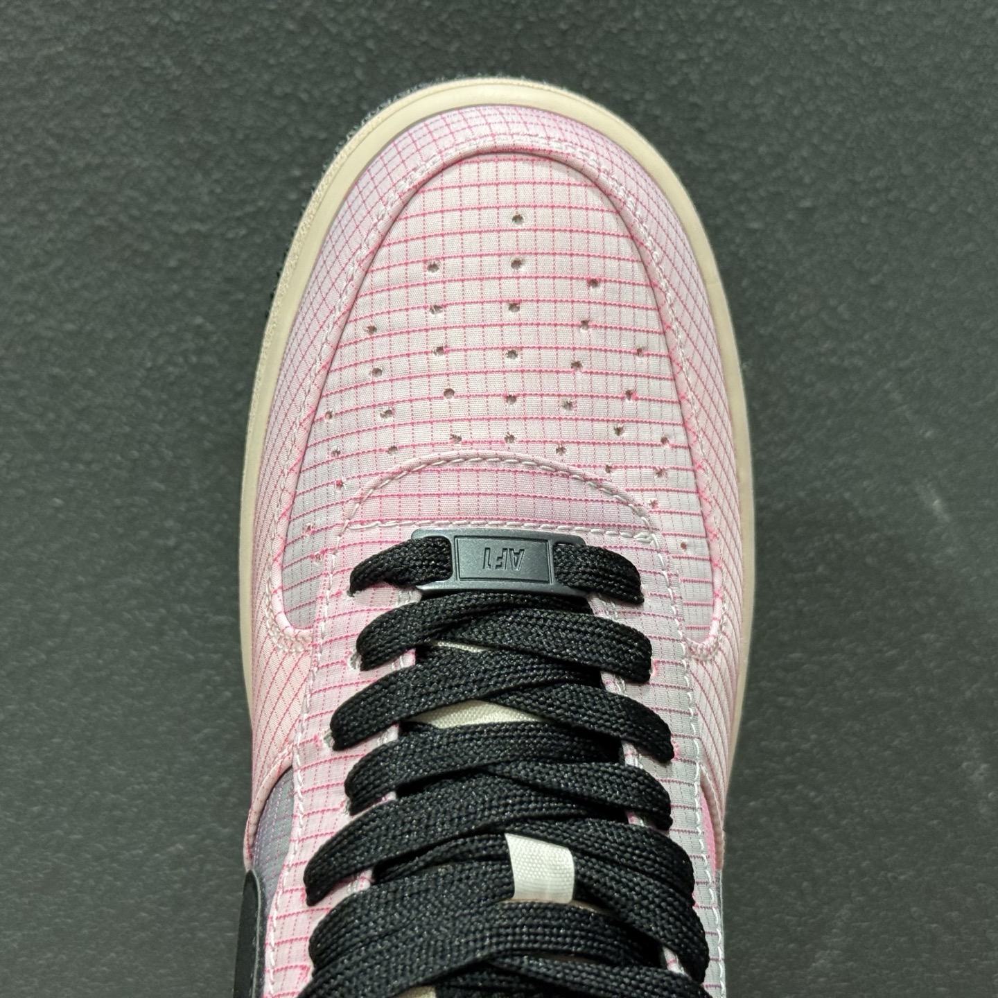 Nike AIR FORCE 1 '07 LX VIBRAM 粉红黑 IH1943-600