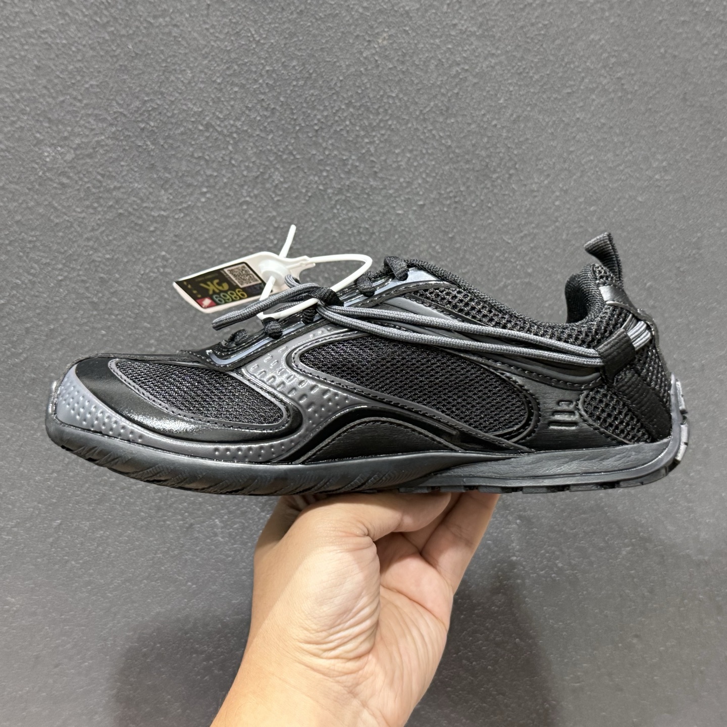 Balenciaga 巴黎世家 Radar 低帮运动休闲鞋25代 原配套鞋盒 防尘纸配套齐全 865704-111-Top High Quatity Cheap Sneakers Fashion Clothing Clothes Bags handbags Shoes of all Brand wholesale With The best Quality And Beautiful Price from China Factory Chinese suppliers wholesaler seller Balenciaga 巴黎世家 Radar 低帮运动休闲鞋25代 原配套鞋盒 防尘纸配套齐全 865704-111