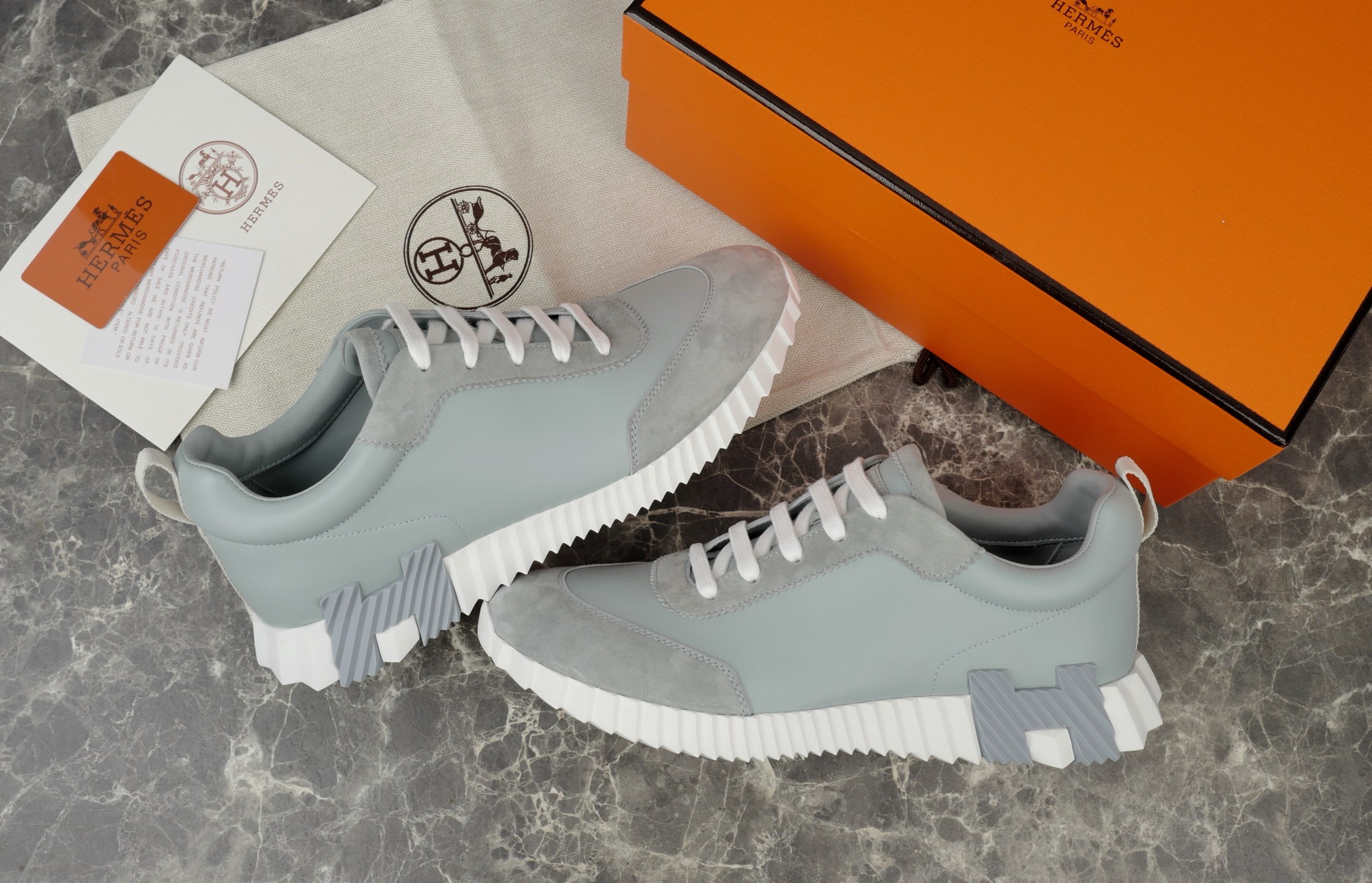 Hermès Bouncing Sneaker in Suede Calfskin Leather with Contrasting Sole 3 i1748842904247 7355 0 1