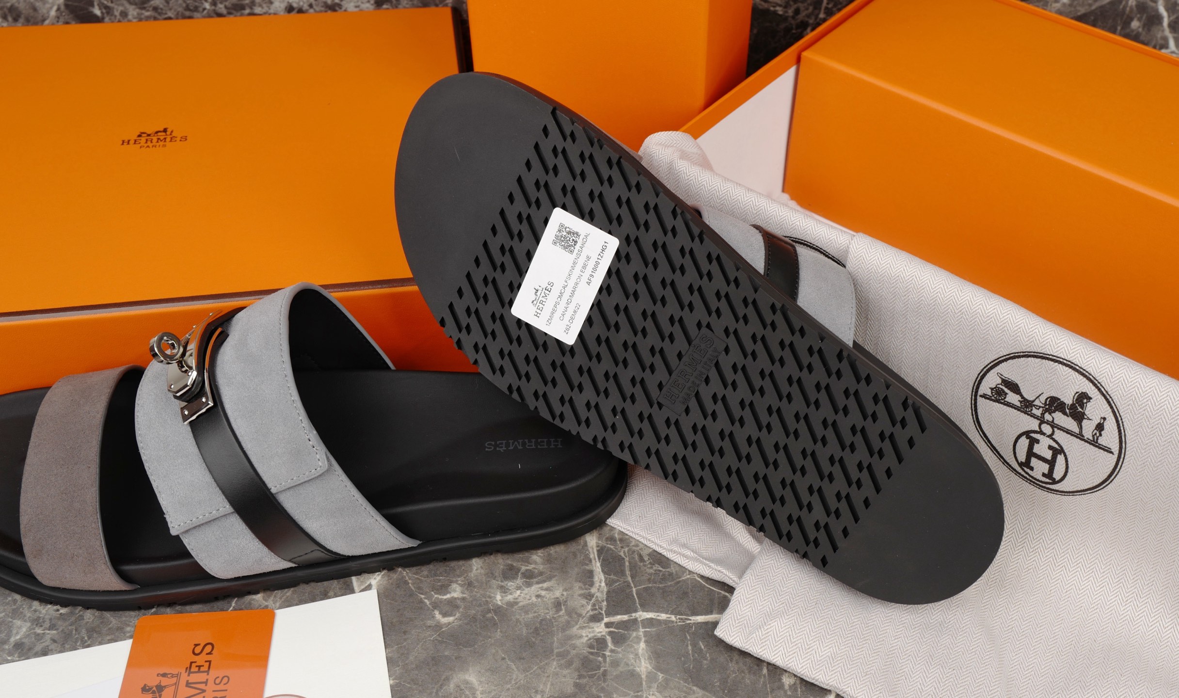 Hermès Epsom Sandal with Kelly Buckle – Everyday Elegance & Comfort 9 i1749667064678 9494 0 8