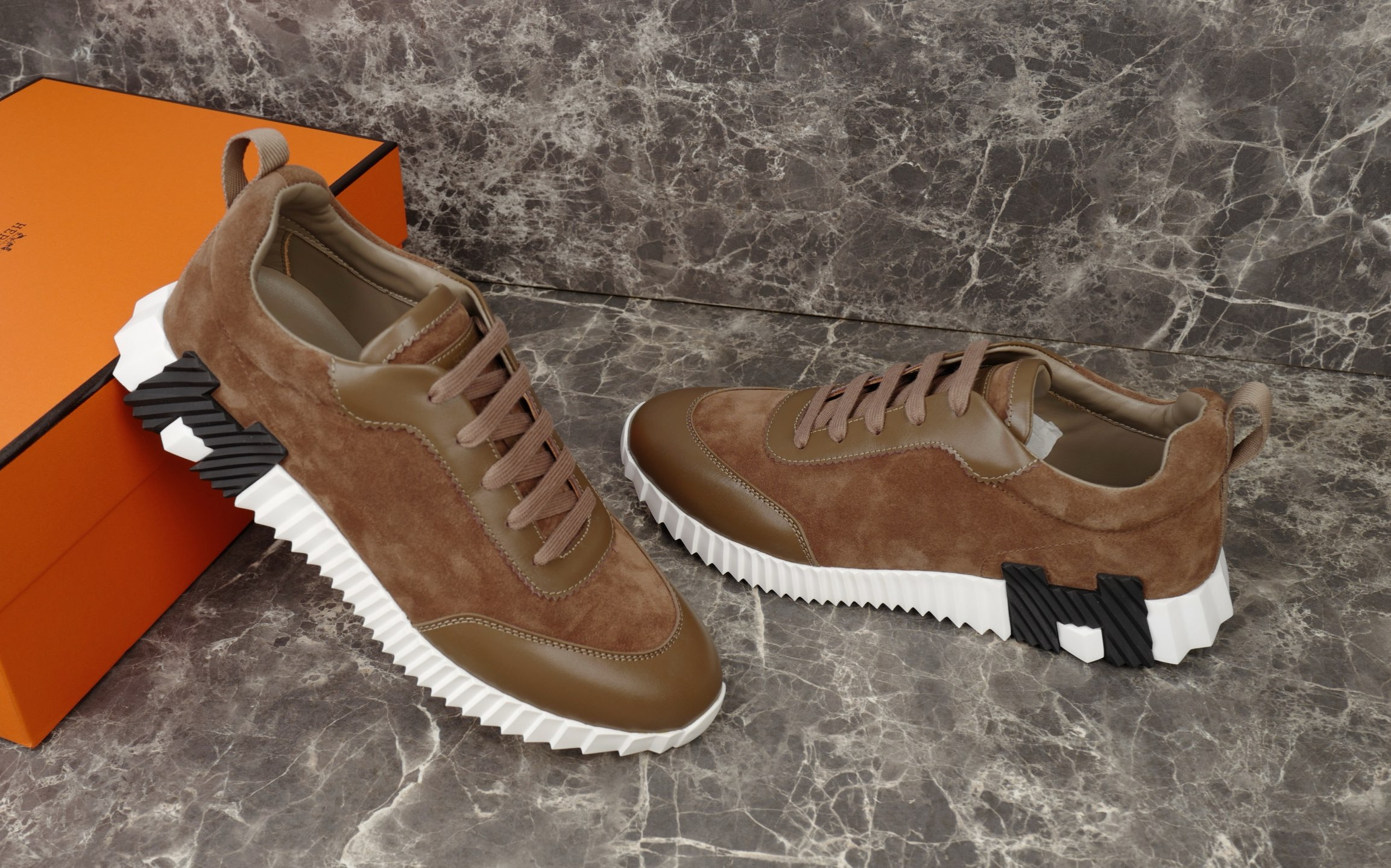 Hermès Bouncing Sneaker in Suede Calfskin with Contrasting Sole 8 i1749667610073 1173 0 6