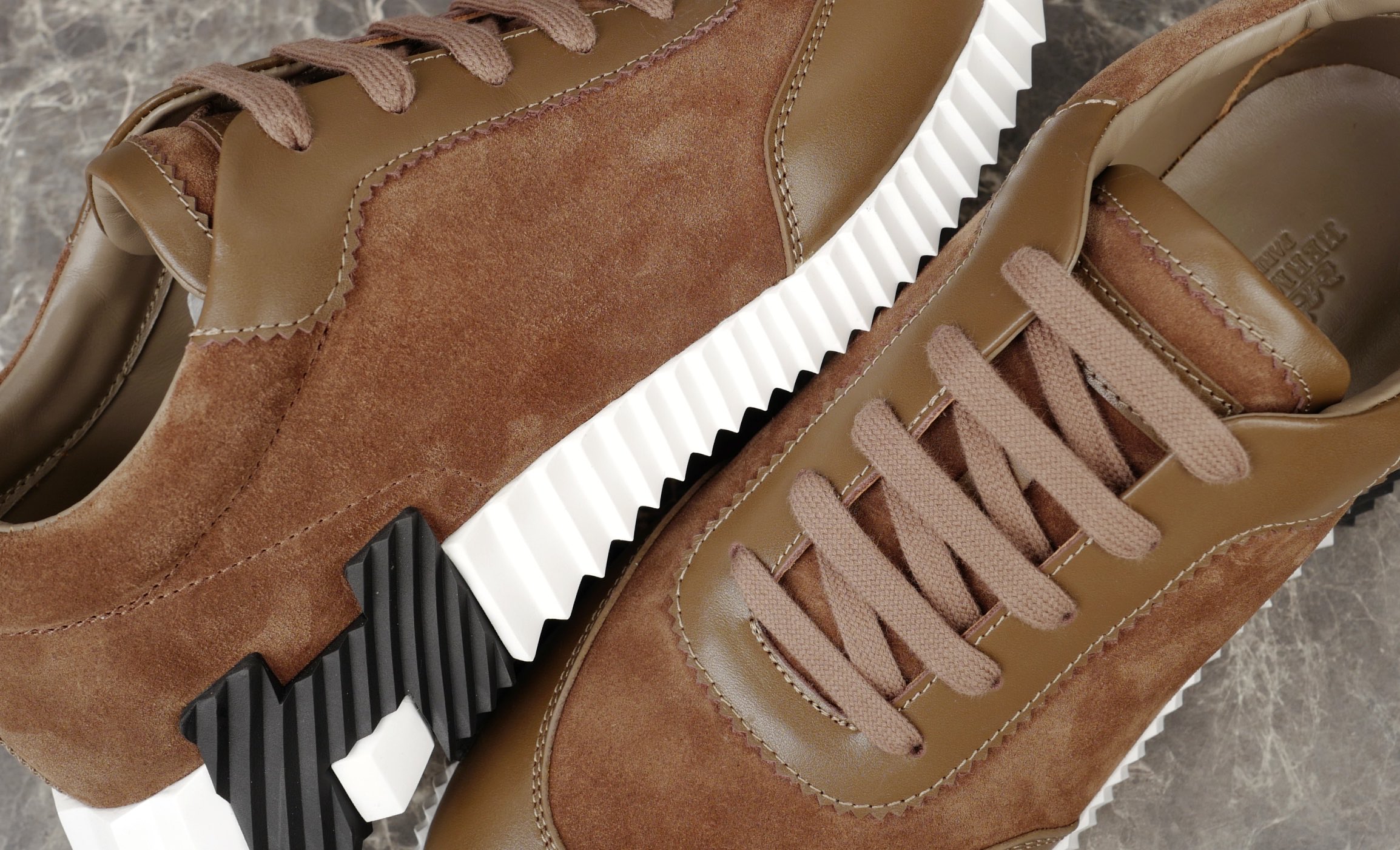 Hermès Bouncing Sneaker in Suede Calfskin with Contrasting Sole 6 i1749667610075 1811 0 4