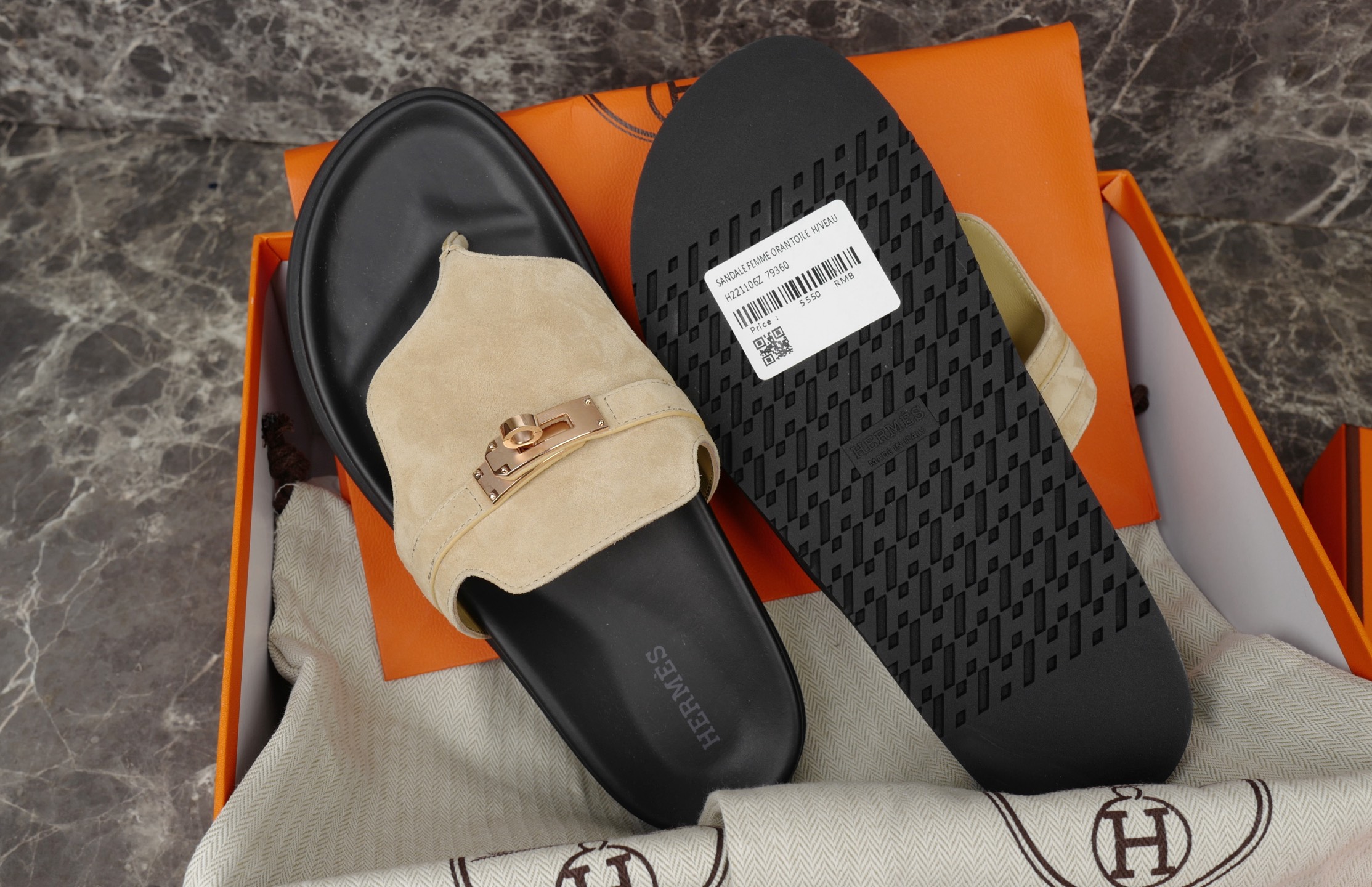 Hermès Women's Suede Leather Sandals with Kelly Buckle - Stylish Comfort 7 i1752580388378 931 0 5