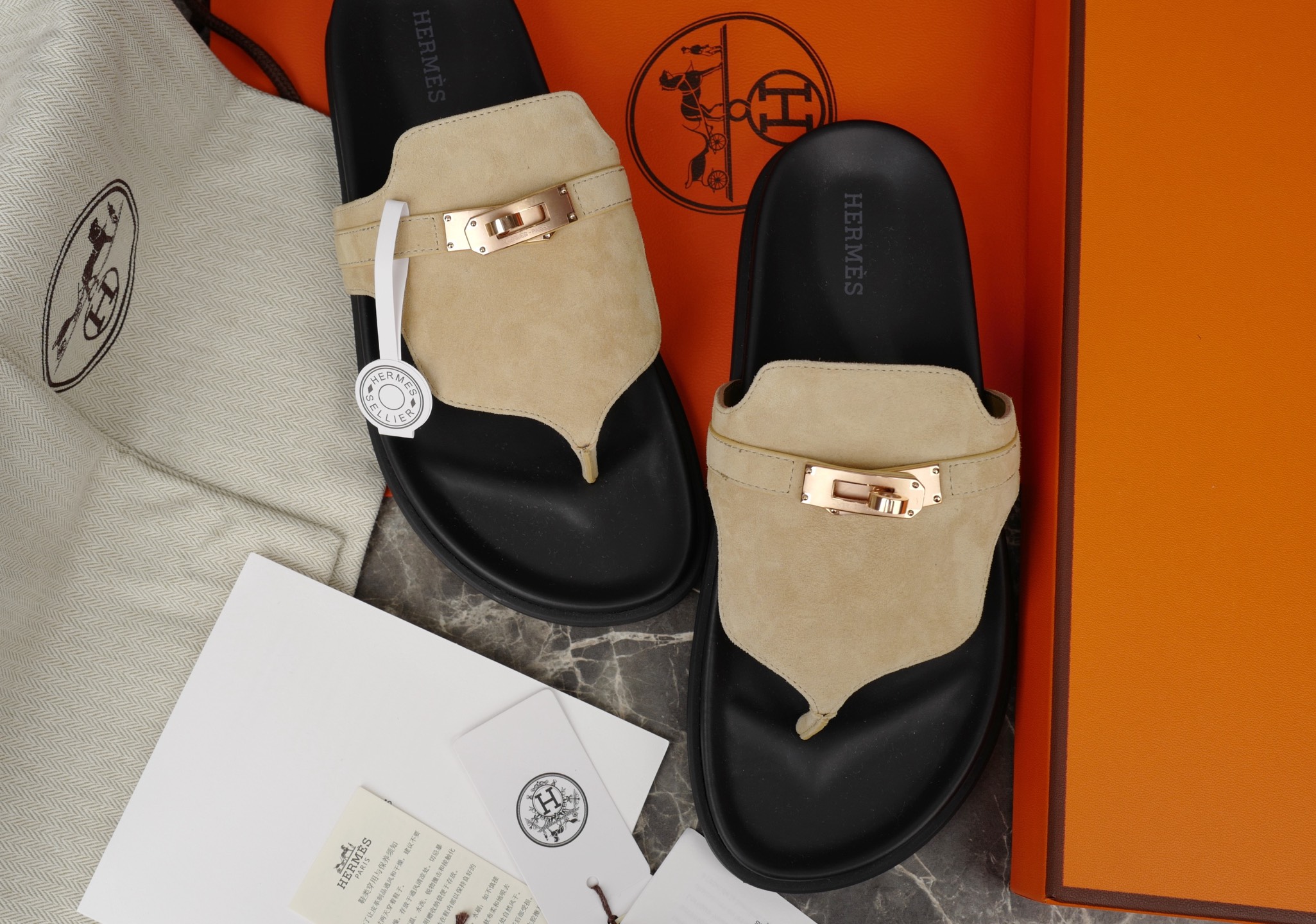 Hermès Women's Suede Leather Sandals with Kelly Buckle - Stylish Comfort 5 i1752580388388 889 0 3